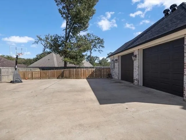 Single Family Residence For Sale in Smith County , 6528 Emory Court, Tyler, Texas 75703, 5 Bedroom, 5 Bathroom, 3 Garage spaces, 4,000 Sqft, built in 2017, mls#21419193, Real Estate Agent in Tyler, Homes For Sale in Smith county, Homes For Sale in Tyler, Realtor in Tyler Texas, Real Estate Brokerage Independent Realty Texas, Luminita Cordes Realtor