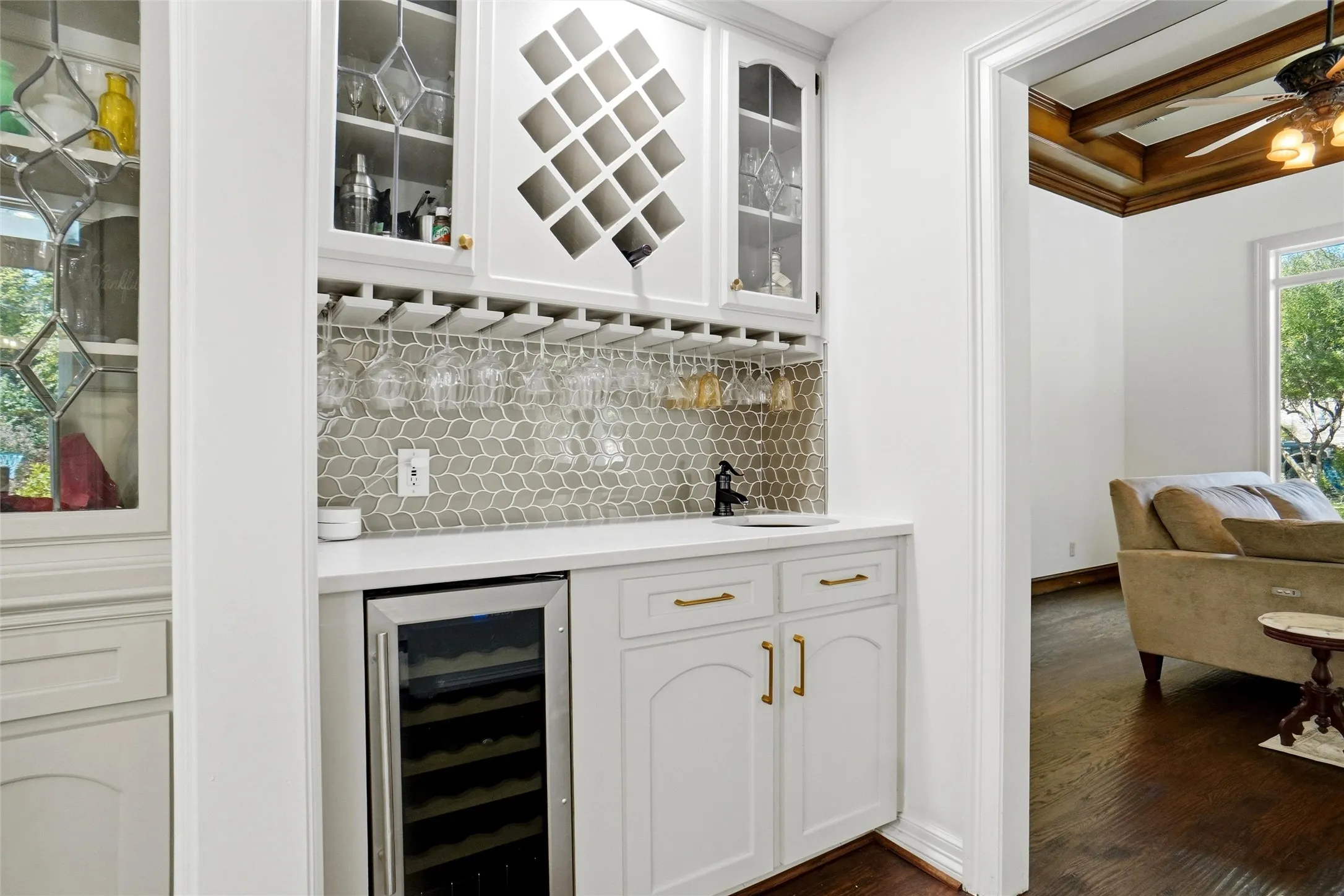 Single Family Residence For Sale in Tarrant County , 4303 Hidden Valley Court, Colleyville, Texas 76034, 4 Bedroom, 5 Bathroom, 3 Garage spaces, 4,124 Sqft, built in 1986, mls#21418437, Real Estate Agent in Colleyville, Homes For Sale in Tarrant county, Homes For Sale in Colleyville, Realtor in Colleyville Texas, Real Estate Brokerage Independent Realty Texas, Luminita Cordes Realtor