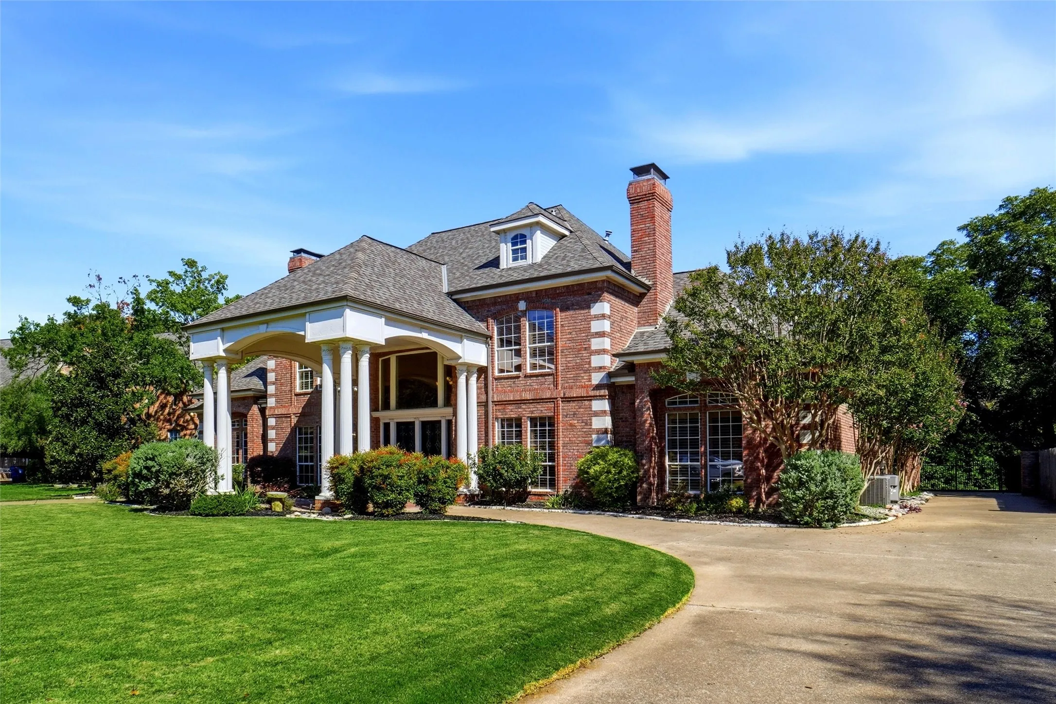 Single Family Residence For Sale in Tarrant County , 4303 Hidden Valley Court, Colleyville, Texas 76034, 4 Bedroom, 5 Bathroom, 3 Garage spaces, 4,124 Sqft, built in 1986, mls#21418437, Real Estate Agent in Colleyville, Homes For Sale in Tarrant county, Homes For Sale in Colleyville, Realtor in Colleyville Texas, Real Estate Brokerage Independent Realty Texas, Luminita Cordes Realtor