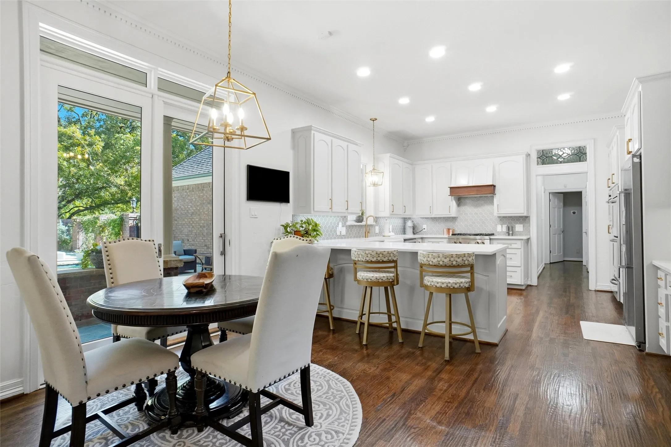 Single Family Residence For Sale in Tarrant County , 4303 Hidden Valley Court, Colleyville, Texas 76034, 4 Bedroom, 5 Bathroom, 3 Garage spaces, 4,124 Sqft, built in 1986, mls#21418437, Real Estate Agent in Colleyville, Homes For Sale in Tarrant county, Homes For Sale in Colleyville, Realtor in Colleyville Texas, Real Estate Brokerage Independent Realty Texas, Luminita Cordes Realtor