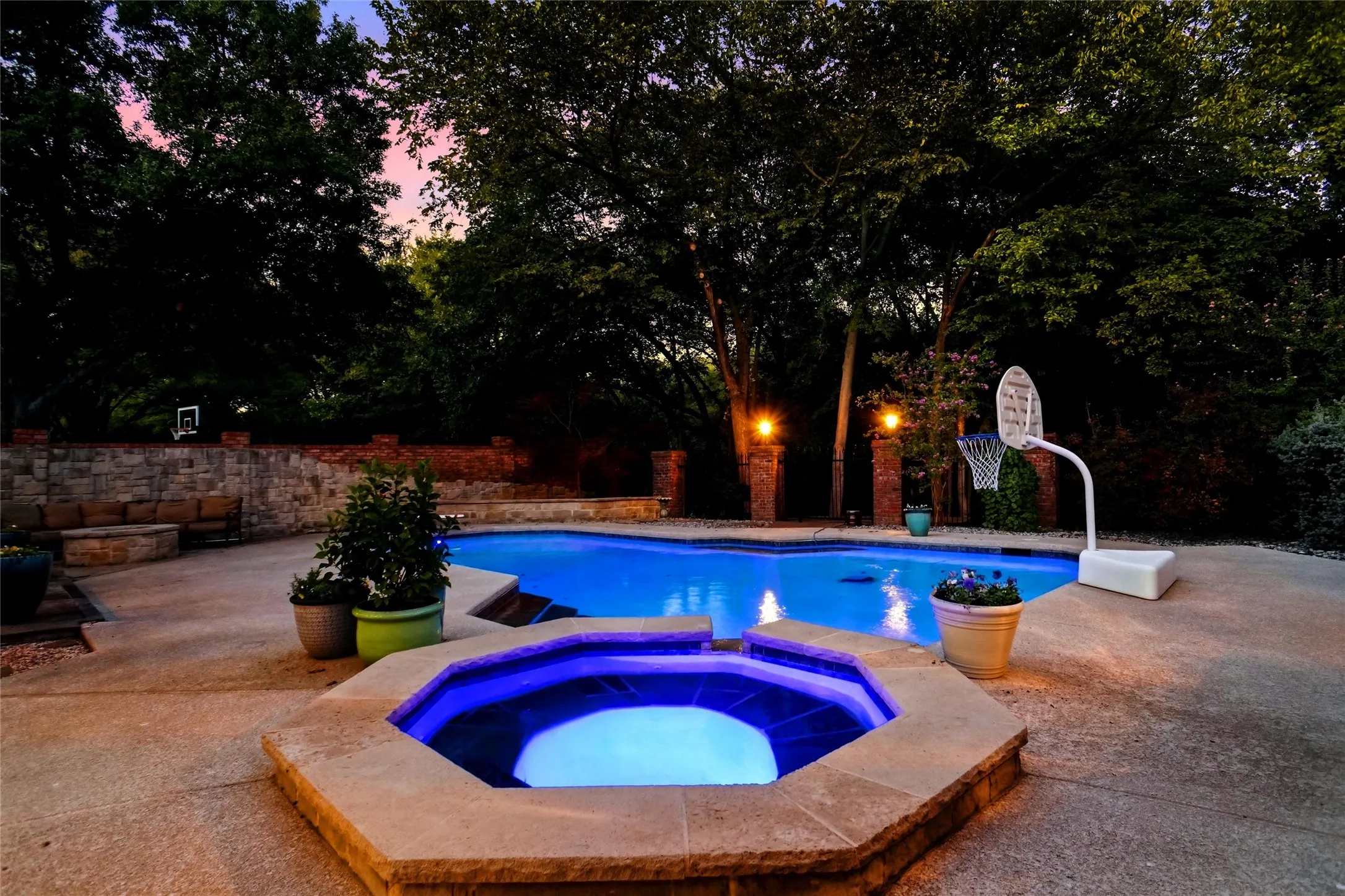 Single Family Residence For Sale in Tarrant County , 4303 Hidden Valley Court, Colleyville, Texas 76034, 4 Bedroom, 5 Bathroom, 3 Garage spaces, 4,124 Sqft, built in 1986, mls#21418437, Real Estate Agent in Colleyville, Homes For Sale in Tarrant county, Homes For Sale in Colleyville, Realtor in Colleyville Texas, Real Estate Brokerage Independent Realty Texas, Luminita Cordes Realtor