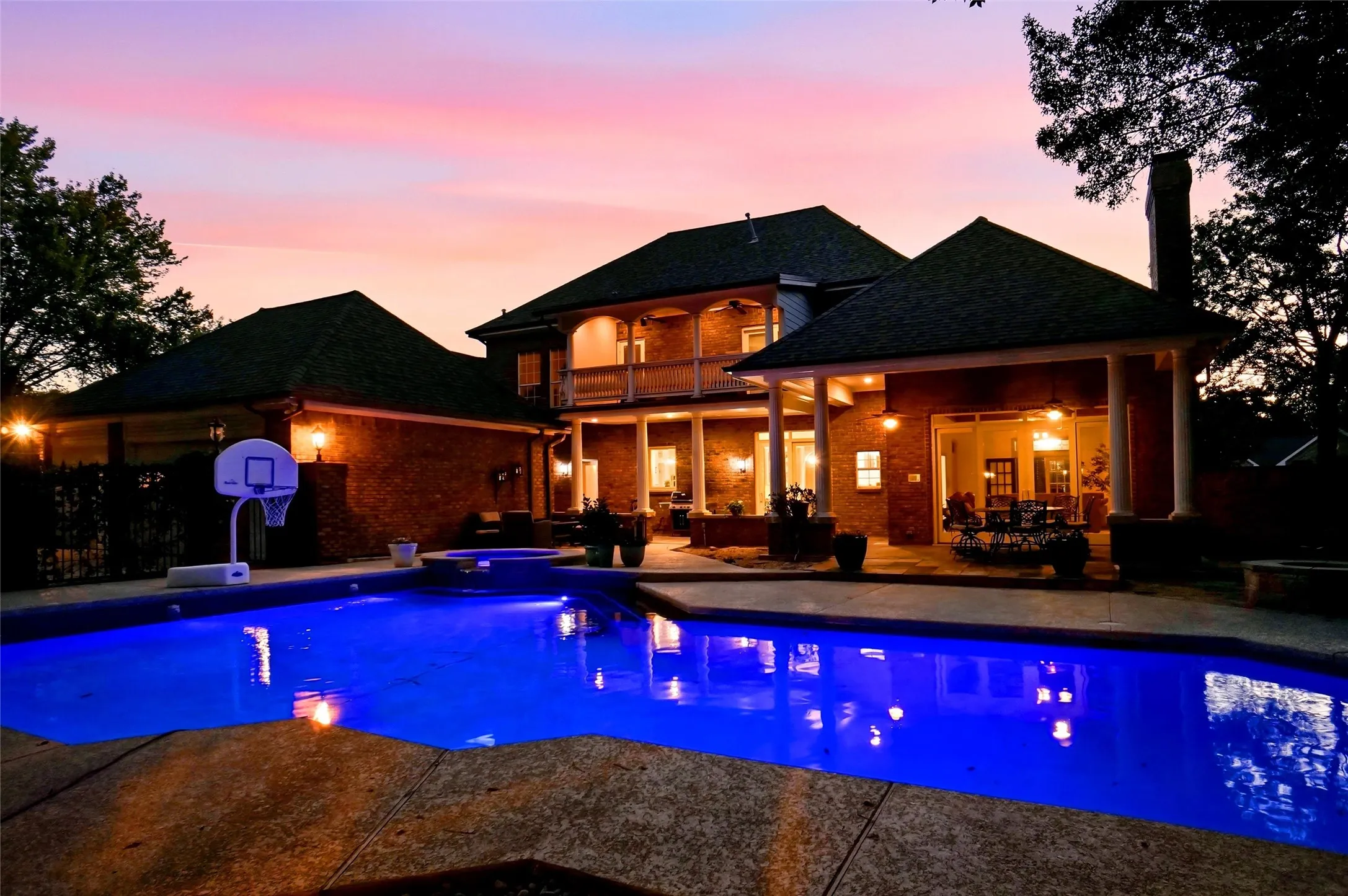 Single Family Residence For Sale in Tarrant County , 4303 Hidden Valley Court, Colleyville, Texas 76034, 4 Bedroom, 5 Bathroom, 3 Garage spaces, 4,124 Sqft, built in 1986, mls#21418437, Real Estate Agent in Colleyville, Homes For Sale in Tarrant county, Homes For Sale in Colleyville, Realtor in Colleyville Texas, Real Estate Brokerage Independent Realty Texas, Luminita Cordes Realtor