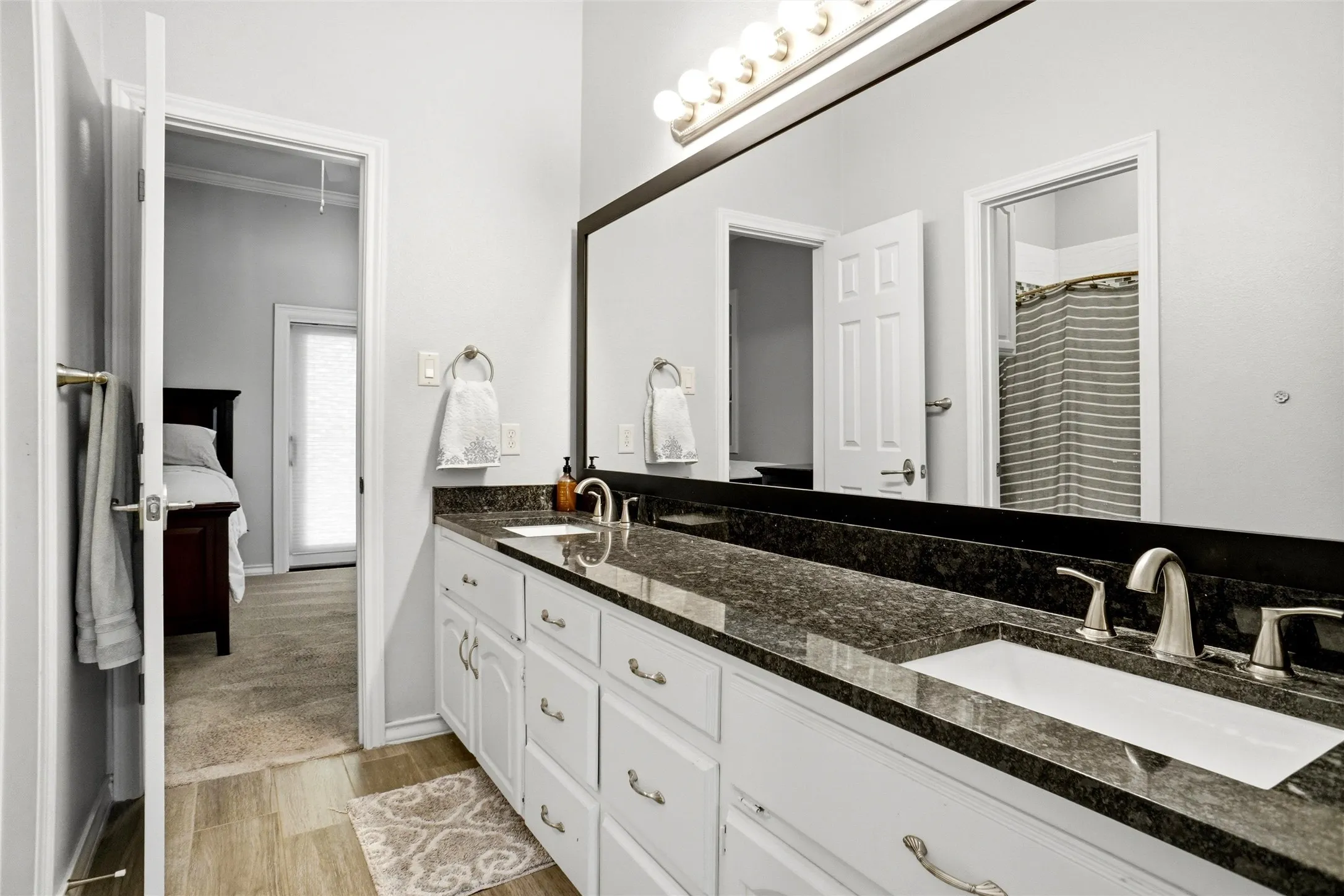 Single Family Residence For Sale in Tarrant County , 4303 Hidden Valley Court, Colleyville, Texas 76034, 4 Bedroom, 5 Bathroom, 3 Garage spaces, 4,124 Sqft, built in 1986, mls#21418437, Real Estate Agent in Colleyville, Homes For Sale in Tarrant county, Homes For Sale in Colleyville, Realtor in Colleyville Texas, Real Estate Brokerage Independent Realty Texas, Luminita Cordes Realtor