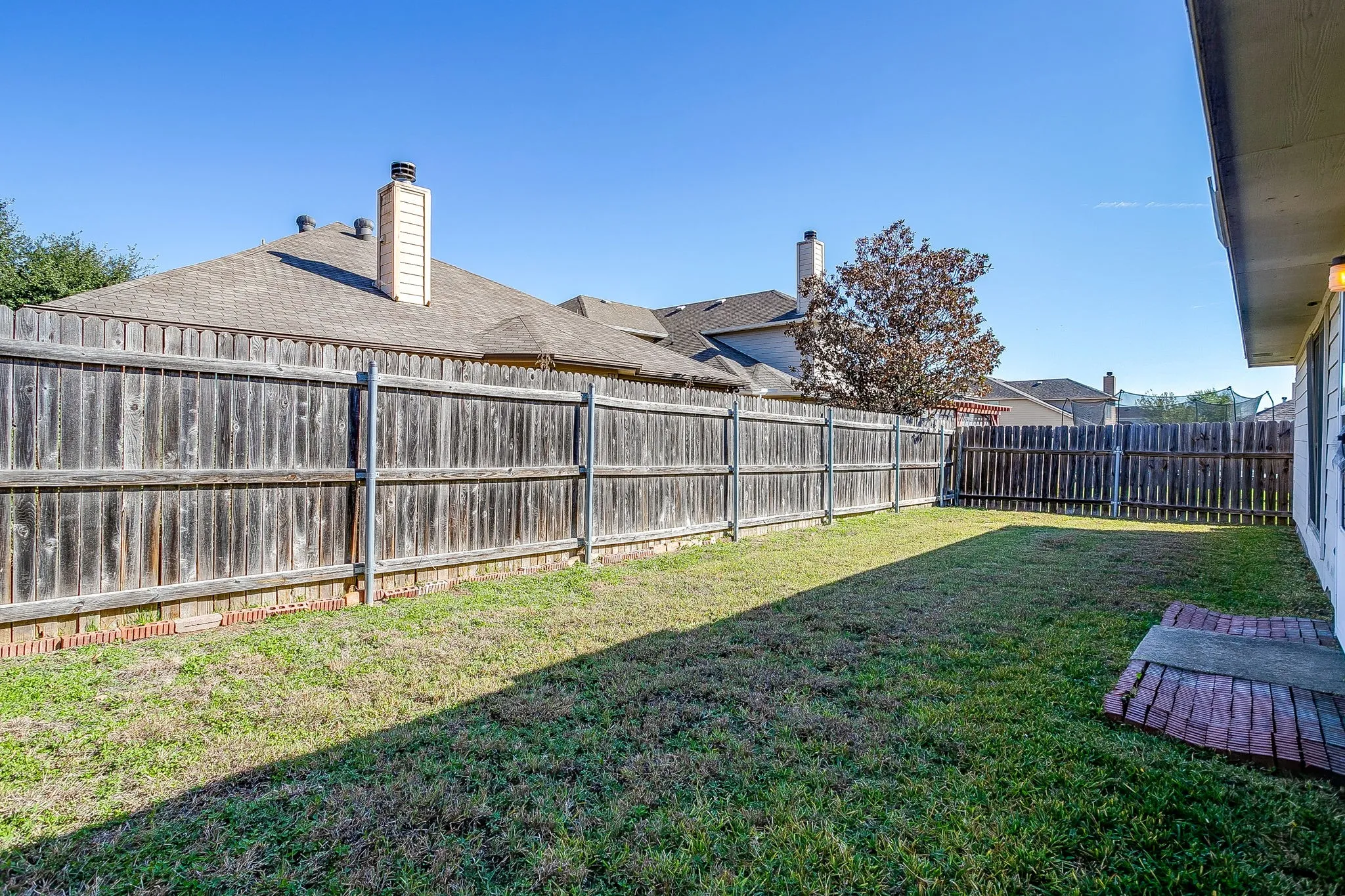 Single Family Residence For Sale in Tarrant County , 2216 Pacino Drive, Fort Worth, Texas 76134, 3 Bedroom, 2 Bathroom, 2 Garage spaces, 1,811 Sqft, built in 2004, mls#21418971, Real Estate Agent in Fort Worth, Homes For Sale in Tarrant county, Homes For Sale in Fort Worth, Realtor in Fort Worth Texas, Real Estate Brokerage Independent Realty Texas, Luminita Cordes Realtor