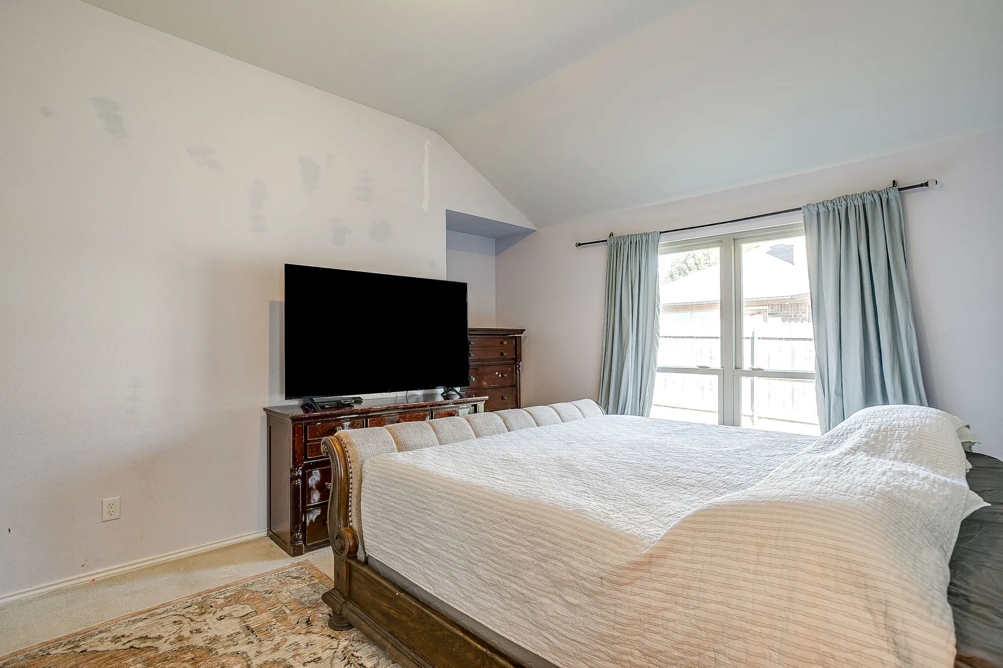 Single Family Residence For Sale in Tarrant County , 2216 Pacino Drive, Fort Worth, Texas 76134, 3 Bedroom, 2 Bathroom, 2 Garage spaces, 1,811 Sqft, built in 2004, mls#21418971, Real Estate Agent in Fort Worth, Homes For Sale in Tarrant county, Homes For Sale in Fort Worth, Realtor in Fort Worth Texas, Real Estate Brokerage Independent Realty Texas, Luminita Cordes Realtor