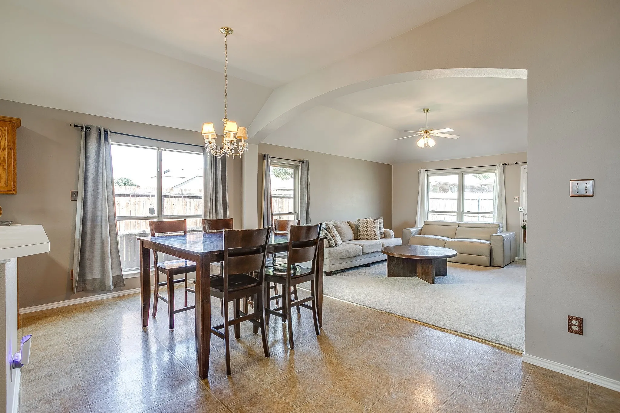 Single Family Residence For Sale in Tarrant County , 2216 Pacino Drive, Fort Worth, Texas 76134, 3 Bedroom, 2 Bathroom, 2 Garage spaces, 1,811 Sqft, built in 2004, mls#21418971, Real Estate Agent in Fort Worth, Homes For Sale in Tarrant county, Homes For Sale in Fort Worth, Realtor in Fort Worth Texas, Real Estate Brokerage Independent Realty Texas, Luminita Cordes Realtor