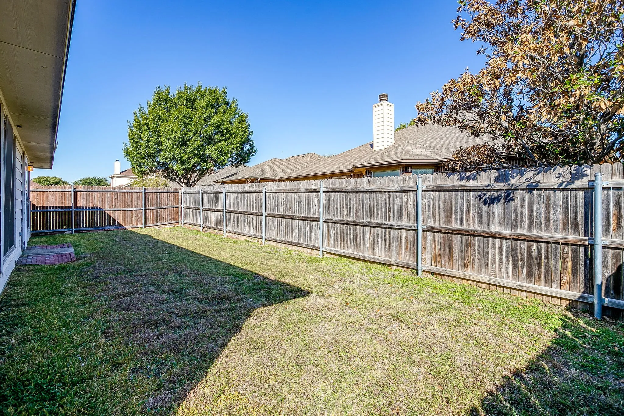 Single Family Residence For Sale in Tarrant County , 2216 Pacino Drive, Fort Worth, Texas 76134, 3 Bedroom, 2 Bathroom, 2 Garage spaces, 1,811 Sqft, built in 2004, mls#21418971, Real Estate Agent in Fort Worth, Homes For Sale in Tarrant county, Homes For Sale in Fort Worth, Realtor in Fort Worth Texas, Real Estate Brokerage Independent Realty Texas, Luminita Cordes Realtor