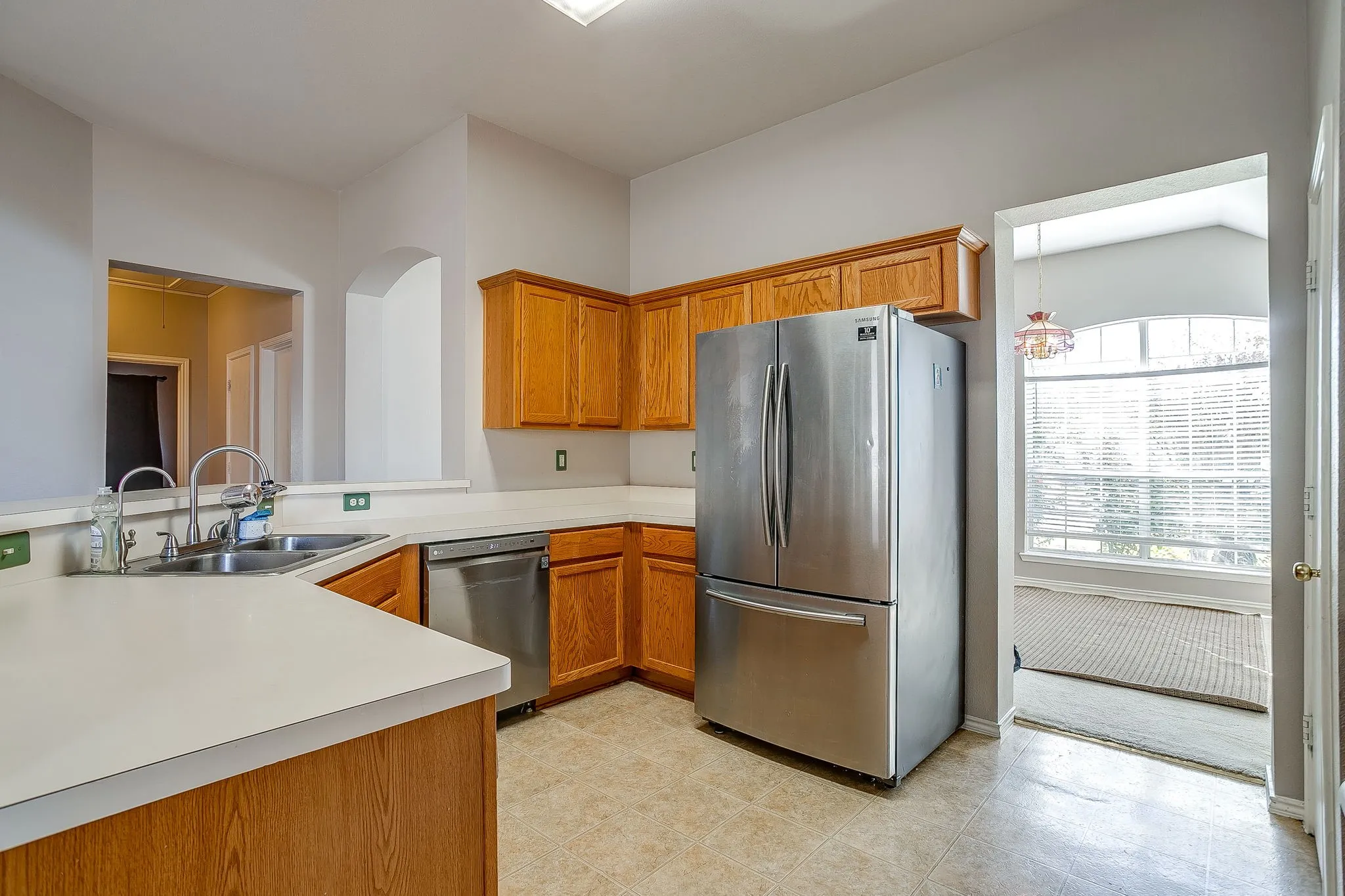 Single Family Residence For Sale in Tarrant County , 2216 Pacino Drive, Fort Worth, Texas 76134, 3 Bedroom, 2 Bathroom, 2 Garage spaces, 1,811 Sqft, built in 2004, mls#21418971, Real Estate Agent in Fort Worth, Homes For Sale in Tarrant county, Homes For Sale in Fort Worth, Realtor in Fort Worth Texas, Real Estate Brokerage Independent Realty Texas, Luminita Cordes Realtor