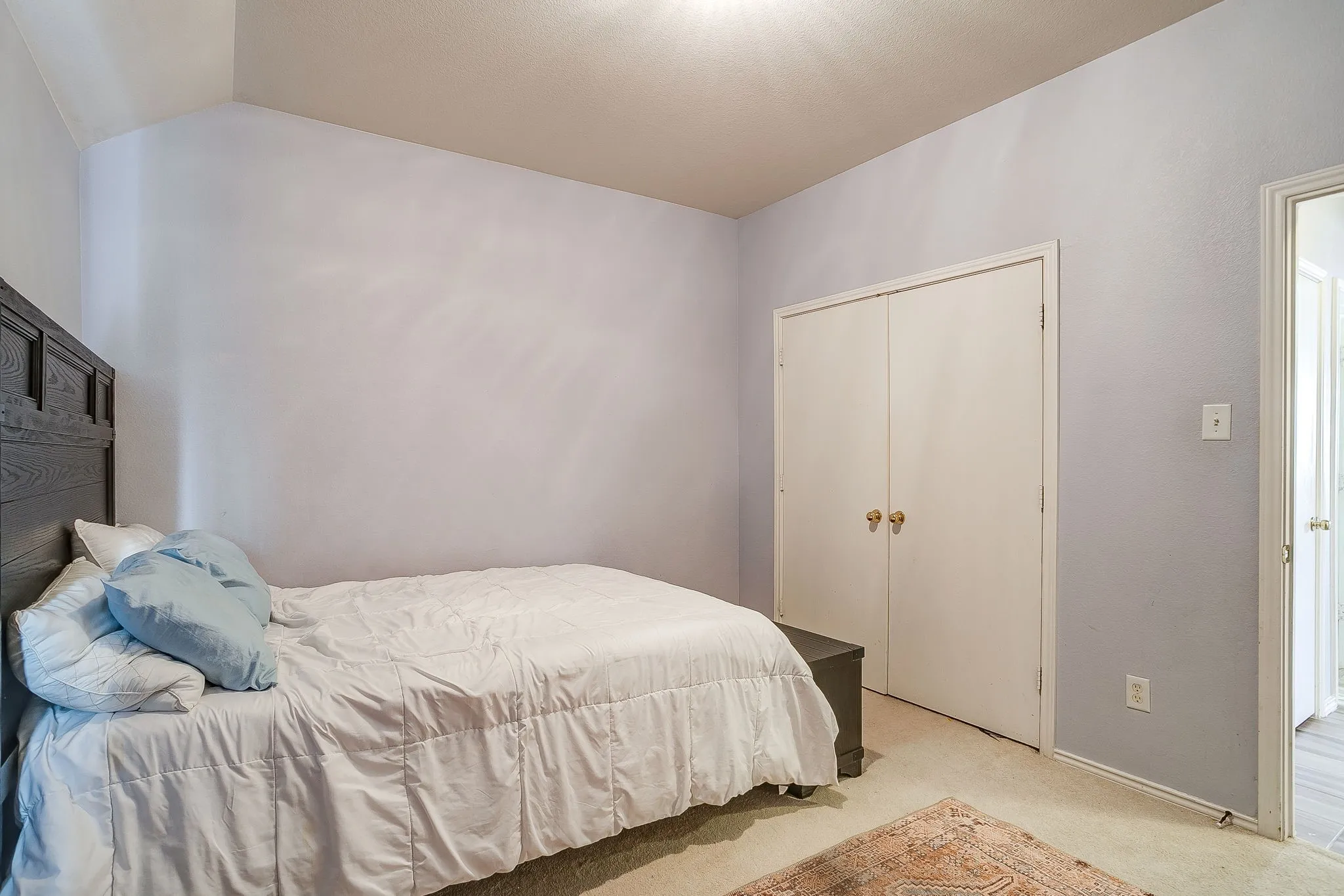 Single Family Residence For Sale in Tarrant County , 2216 Pacino Drive, Fort Worth, Texas 76134, 3 Bedroom, 2 Bathroom, 2 Garage spaces, 1,811 Sqft, built in 2004, mls#21418971, Real Estate Agent in Fort Worth, Homes For Sale in Tarrant county, Homes For Sale in Fort Worth, Realtor in Fort Worth Texas, Real Estate Brokerage Independent Realty Texas, Luminita Cordes Realtor
