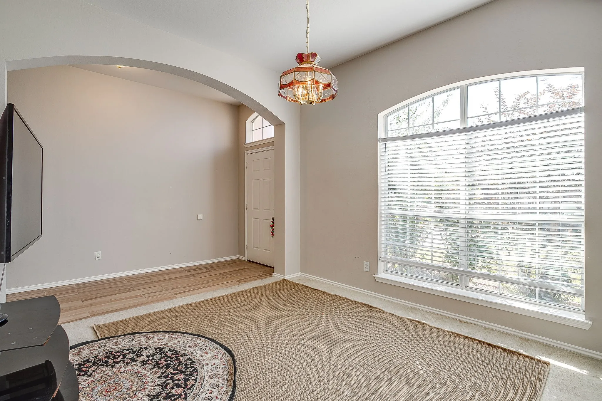 Single Family Residence For Sale in Tarrant County , 2216 Pacino Drive, Fort Worth, Texas 76134, 3 Bedroom, 2 Bathroom, 2 Garage spaces, 1,811 Sqft, built in 2004, mls#21418971, Real Estate Agent in Fort Worth, Homes For Sale in Tarrant county, Homes For Sale in Fort Worth, Realtor in Fort Worth Texas, Real Estate Brokerage Independent Realty Texas, Luminita Cordes Realtor