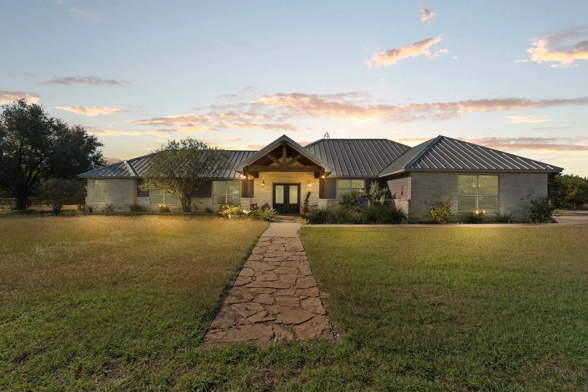Farm For Sale in Johnson County , 10149 Fm 1434, Cleburne, Texas 76033, 3 Bedroom, 2 Bathroom, 2 Garage spaces, 3,144 Sqft, built in 2014, mls#21419012, Real Estate Agent in Cleburne, Homes For Sale in Johnson county, Homes For Sale in Cleburne, Realtor in Cleburne Texas, Real Estate Brokerage Independent Realty Texas, Luminita Cordes Realtor