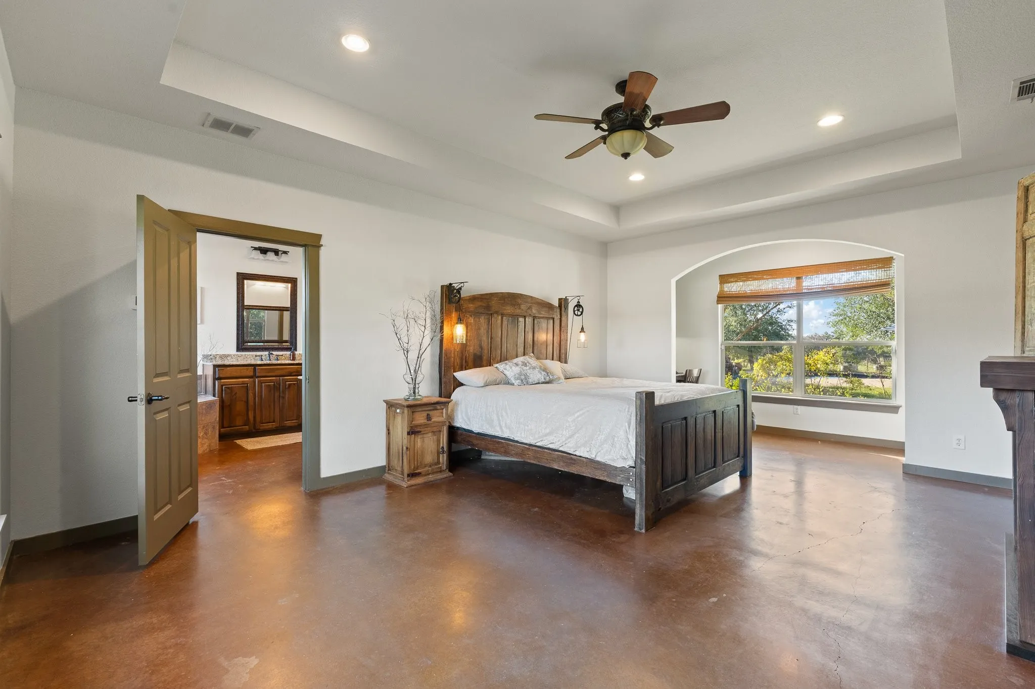 Farm For Sale in Johnson County , 10149 Fm 1434, Cleburne, Texas 76033, 3 Bedroom, 2 Bathroom, 2 Garage spaces, 3,144 Sqft, built in 2014, mls#21419012, Real Estate Agent in Cleburne, Homes For Sale in Johnson county, Homes For Sale in Cleburne, Realtor in Cleburne Texas, Real Estate Brokerage Independent Realty Texas, Luminita Cordes Realtor