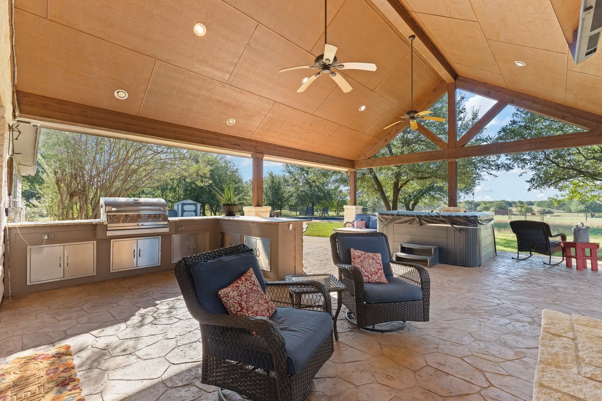Farm For Sale in Johnson County , 10149 Fm 1434, Cleburne, Texas 76033, 3 Bedroom, 2 Bathroom, 2 Garage spaces, 3,144 Sqft, built in 2014, mls#21419012, Real Estate Agent in Cleburne, Homes For Sale in Johnson county, Homes For Sale in Cleburne, Realtor in Cleburne Texas, Real Estate Brokerage Independent Realty Texas, Luminita Cordes Realtor