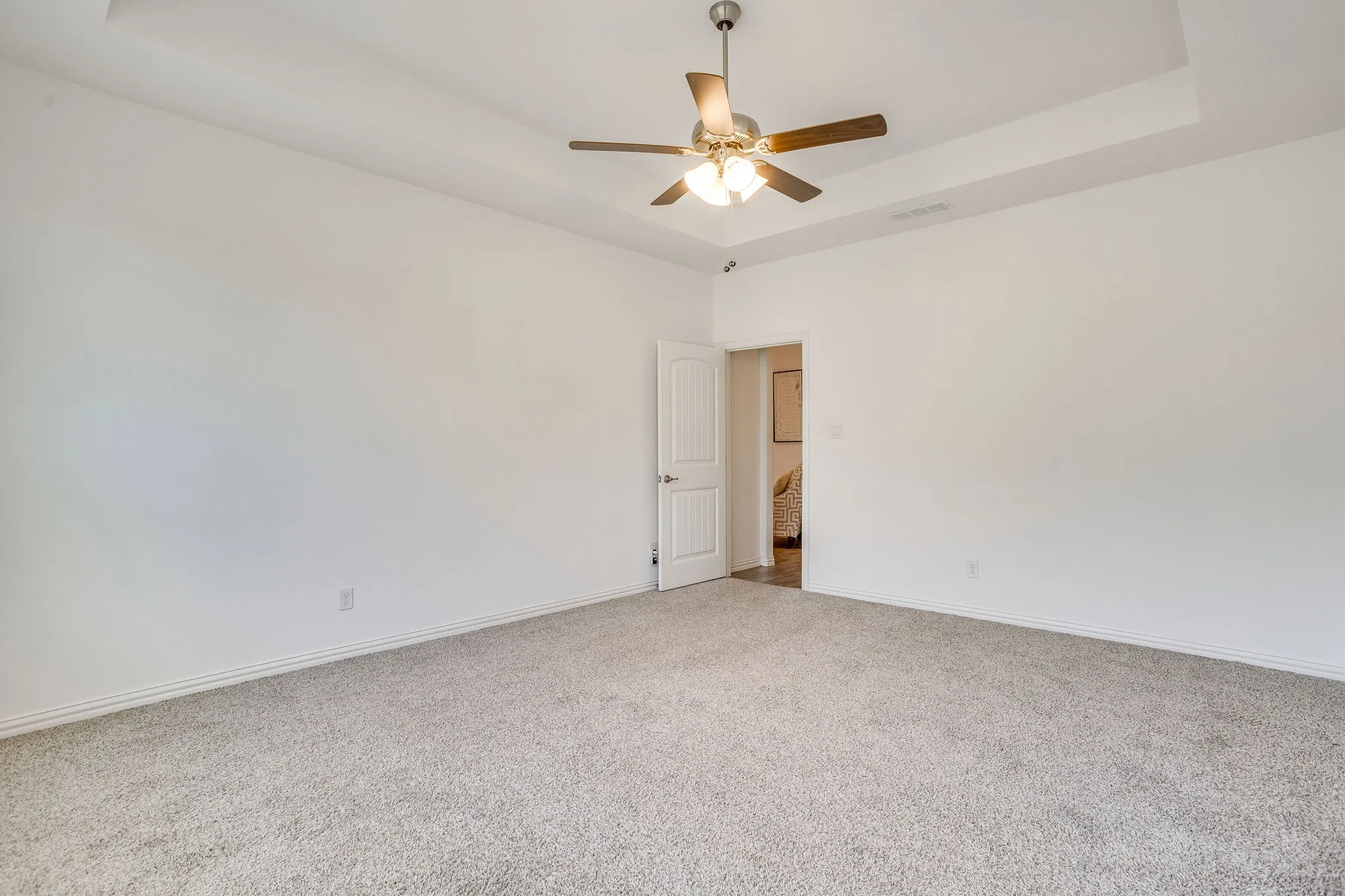 Single Family Residence For Sale in Johnson County , 2185 Sugar Button Lane, Alvarado, Texas 76009, 3 Bedroom, 2 Bathroom, 3 Garage spaces, 2,238 Sqft, built in 2022, mls#21419099, Real Estate Agent in Alvarado, Homes For Sale in Johnson county, Homes For Sale in Alvarado, Realtor in Alvarado Texas, Real Estate Brokerage Independent Realty Texas, Luminita Cordes Realtor