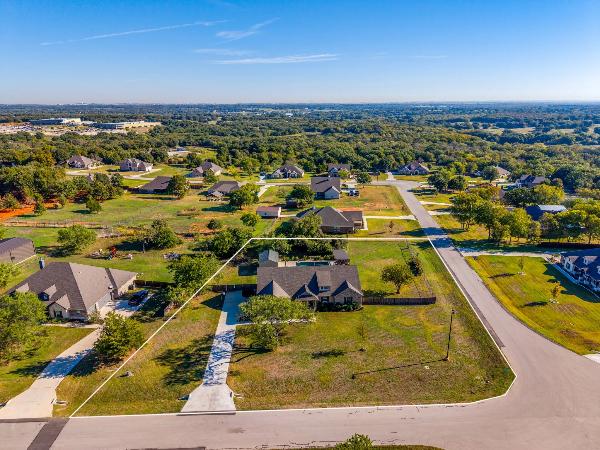 Single Family Residence For Sale in Johnson County , 2185 Sugar Button Lane, Alvarado, Texas 76009, 3 Bedroom, 2 Bathroom, 3 Garage spaces, 2,238 Sqft, built in 2022, mls#21419099, Real Estate Agent in Alvarado, Homes For Sale in Johnson county, Homes For Sale in Alvarado, Realtor in Alvarado Texas, Real Estate Brokerage Independent Realty Texas, Luminita Cordes Realtor