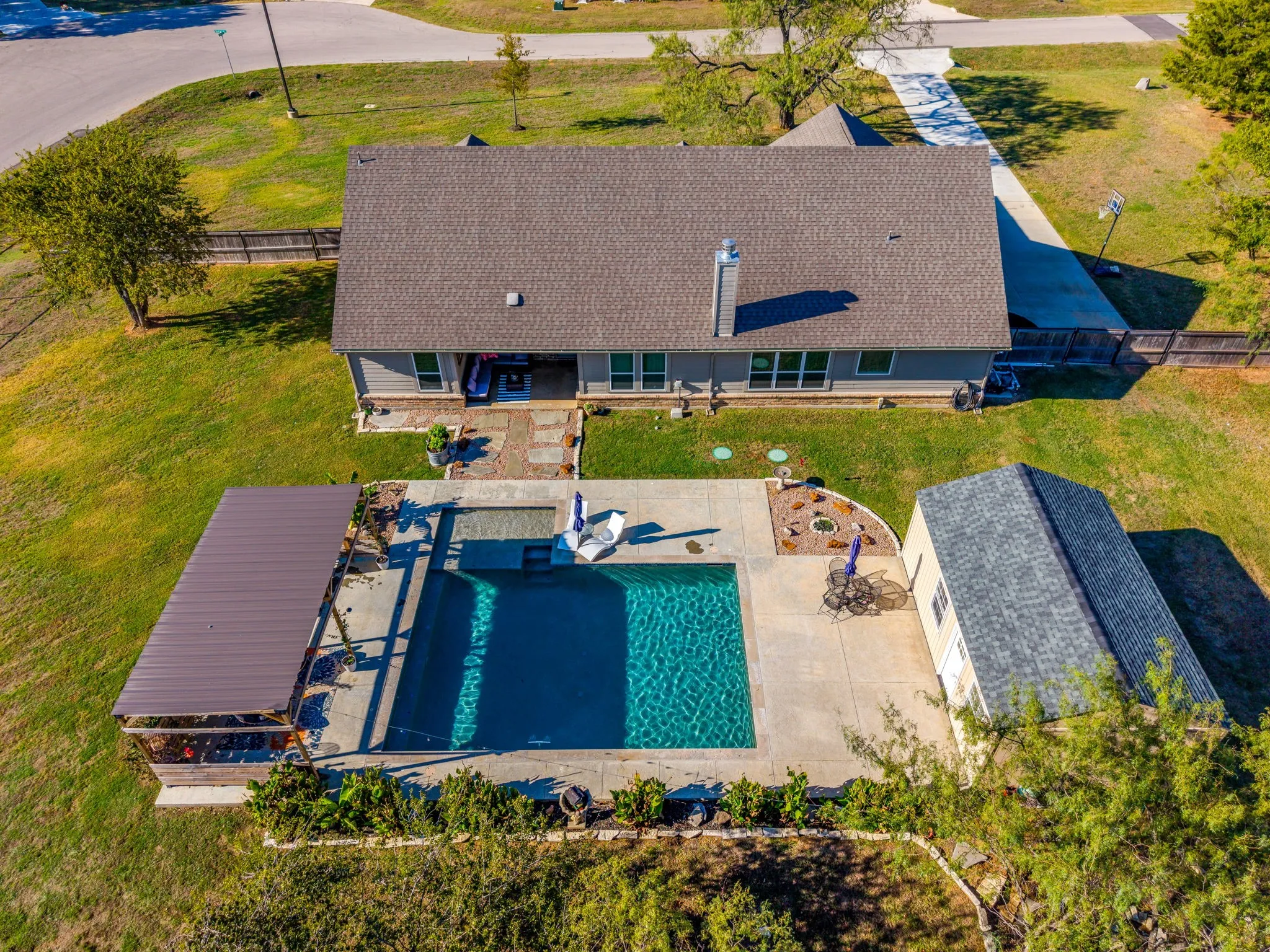 Single Family Residence For Sale in Johnson County , 2185 Sugar Button Lane, Alvarado, Texas 76009, 3 Bedroom, 2 Bathroom, 3 Garage spaces, 2,238 Sqft, built in 2022, mls#21419099, Real Estate Agent in Alvarado, Homes For Sale in Johnson county, Homes For Sale in Alvarado, Realtor in Alvarado Texas, Real Estate Brokerage Independent Realty Texas, Luminita Cordes Realtor