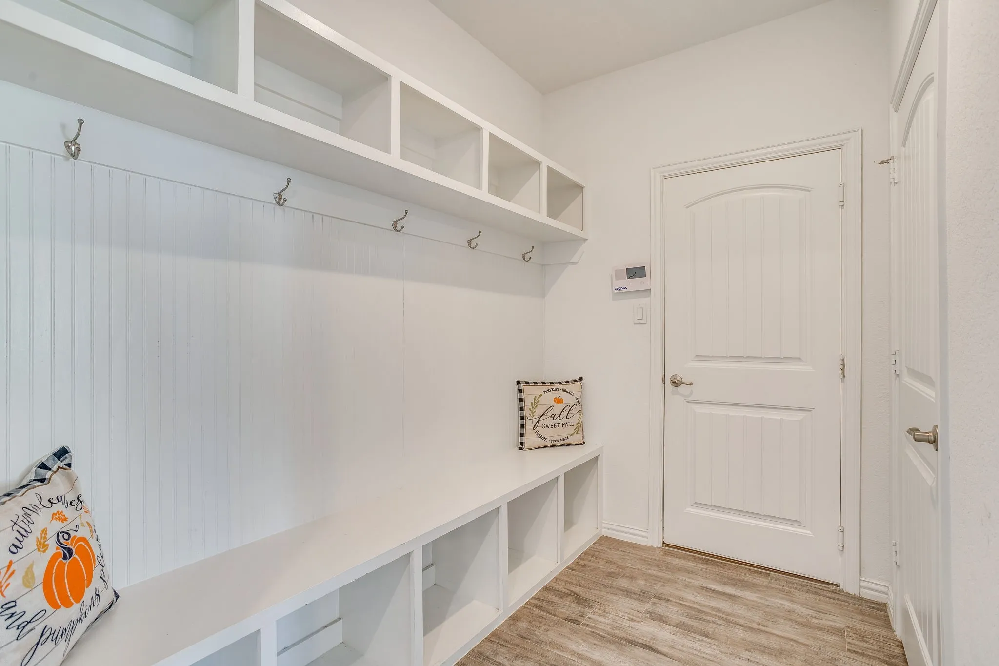 Single Family Residence For Sale in Johnson County , 2185 Sugar Button Lane, Alvarado, Texas 76009, 3 Bedroom, 2 Bathroom, 3 Garage spaces, 2,238 Sqft, built in 2022, mls#21419099, Real Estate Agent in Alvarado, Homes For Sale in Johnson county, Homes For Sale in Alvarado, Realtor in Alvarado Texas, Real Estate Brokerage Independent Realty Texas, Luminita Cordes Realtor