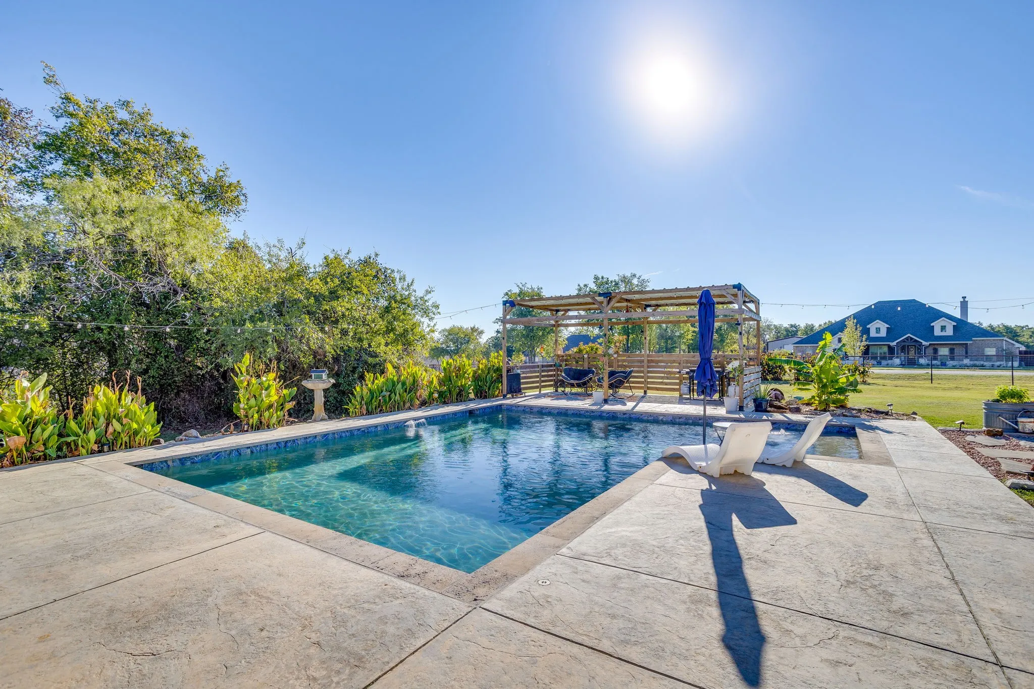 Single Family Residence For Sale in Johnson County , 2185 Sugar Button Lane, Alvarado, Texas 76009, 3 Bedroom, 2 Bathroom, 3 Garage spaces, 2,238 Sqft, built in 2022, mls#21419099, Real Estate Agent in Alvarado, Homes For Sale in Johnson county, Homes For Sale in Alvarado, Realtor in Alvarado Texas, Real Estate Brokerage Independent Realty Texas, Luminita Cordes Realtor