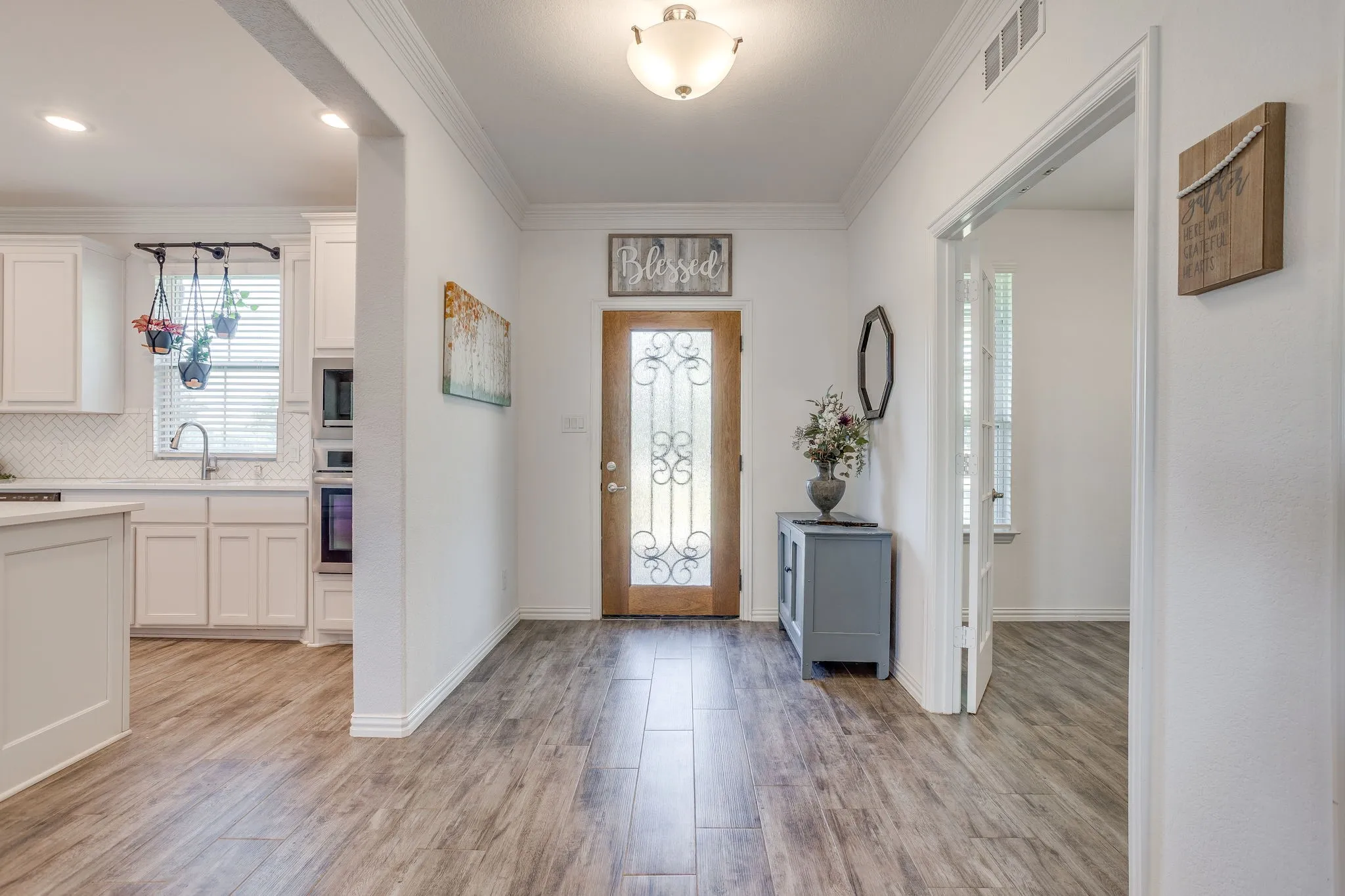 Single Family Residence For Sale in Johnson County , 2185 Sugar Button Lane, Alvarado, Texas 76009, 3 Bedroom, 2 Bathroom, 3 Garage spaces, 2,238 Sqft, built in 2022, mls#21419099, Real Estate Agent in Alvarado, Homes For Sale in Johnson county, Homes For Sale in Alvarado, Realtor in Alvarado Texas, Real Estate Brokerage Independent Realty Texas, Luminita Cordes Realtor