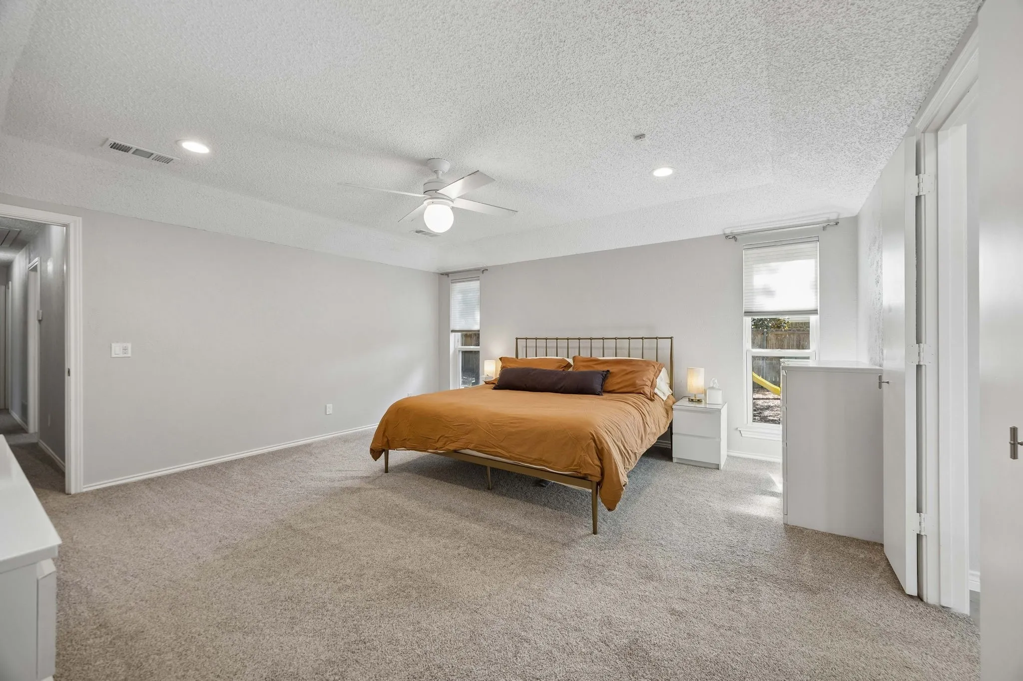 Single Family Residence For Sale in Collin County , 3321 Canoncita Lane, Plano, Texas 75023, 4 Bedroom, 3 Bathroom, 2 Garage spaces, 2,842 Sqft, built in 1976, mls#21418853, Real Estate Agent in Plano, Homes For Sale in Collin county, Homes For Sale in Plano, Realtor in Plano Texas, Real Estate Brokerage Independent Realty Texas, Luminita Cordes Realtor