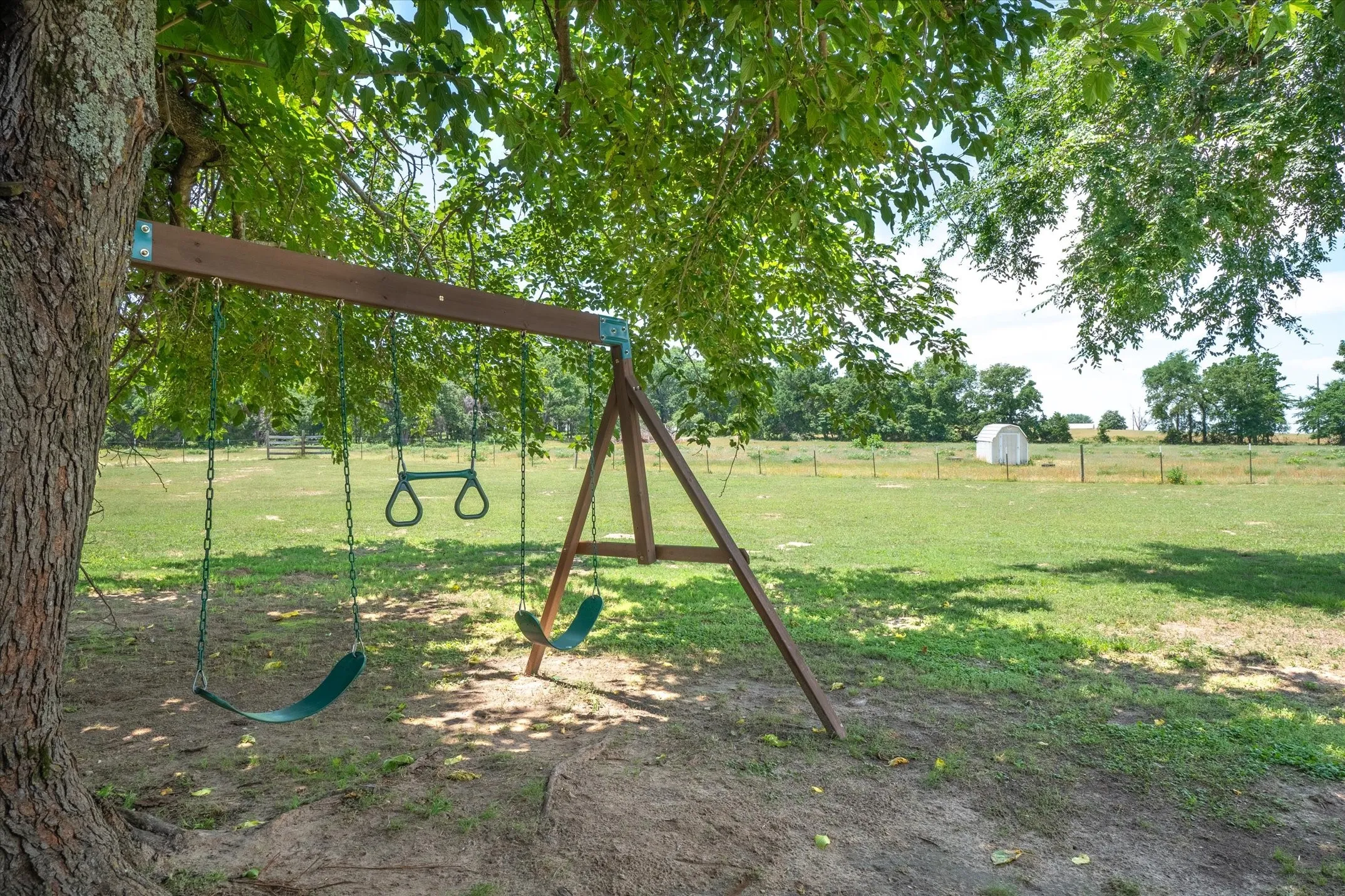 Single Family Residence For Sale in Van Zandt County , 800 Vz County Road 4105, Canton, Texas 75103, 3 Bedroom, 2 Bathroom, 2 Garage spaces, 2,418 Sqft, built in 1973, mls#21419267, Real Estate Agent in Canton, Homes For Sale in Van Zandt county, Homes For Sale in Canton, Realtor in Canton Texas, Real Estate Brokerage Independent Realty Texas, Luminita Cordes Realtor