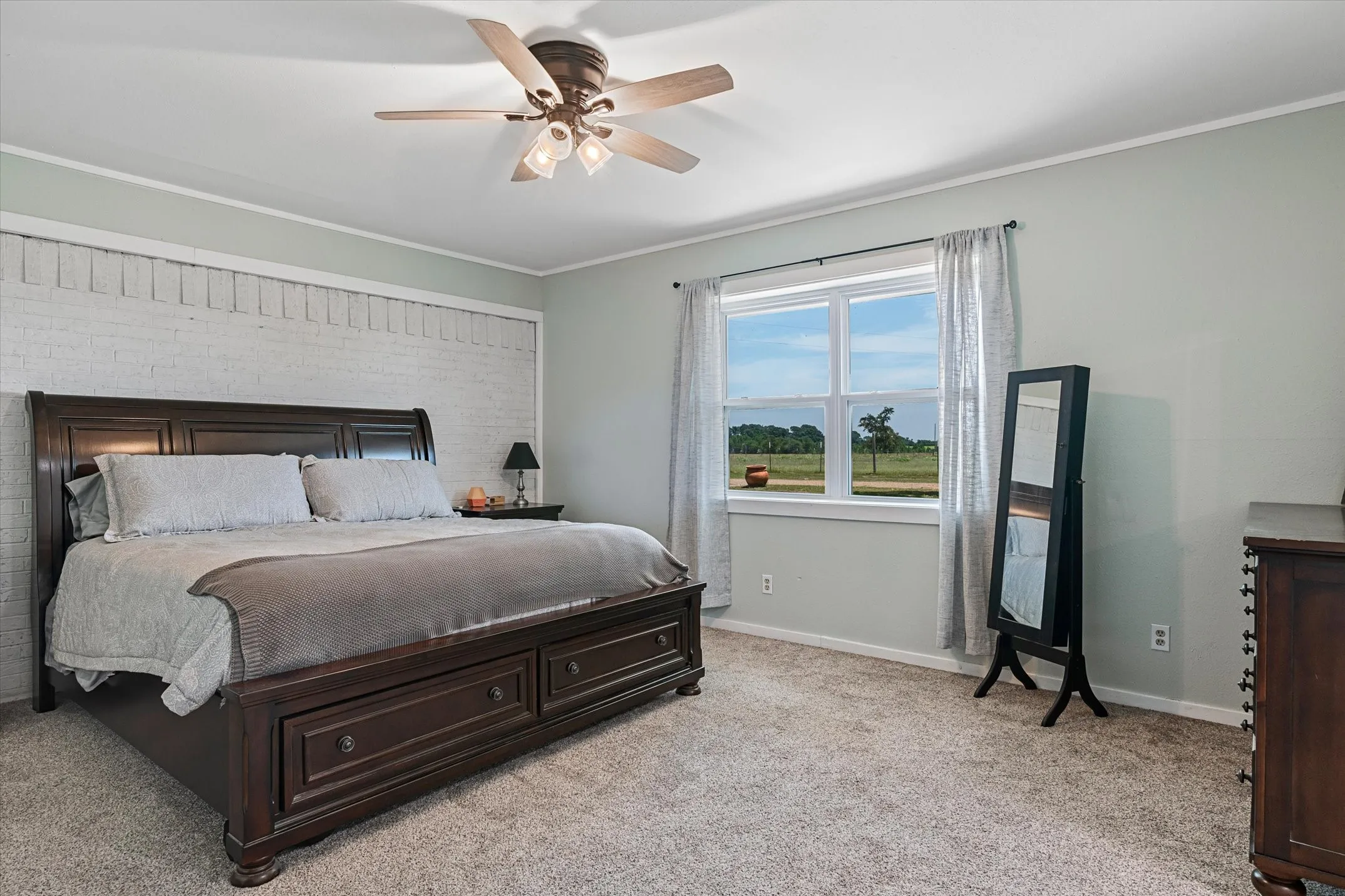 Single Family Residence For Sale in Van Zandt County , 800 Vz County Road 4105, Canton, Texas 75103, 3 Bedroom, 2 Bathroom, 2 Garage spaces, 2,418 Sqft, built in 1973, mls#21419267, Real Estate Agent in Canton, Homes For Sale in Van Zandt county, Homes For Sale in Canton, Realtor in Canton Texas, Real Estate Brokerage Independent Realty Texas, Luminita Cordes Realtor