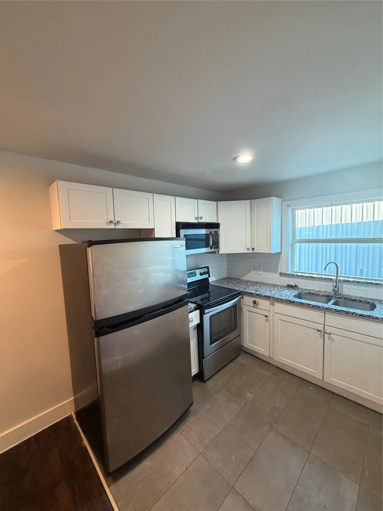 Apartment For Rent in Dallas County , 1107 S Ewing Avenue 104, Dallas, Texas 75216, 0, 1 Bathroom, Garage spaces, 755 Sqft, built in 1961, mls#21419276, Real Estate Agent in Dallas, Homes For Rent in Dallas county, Homes For Rent in Dallas, Realtor in Dallas Texas, Real Estate Brokerage Independent Realty Texas, Luminita Cordes Realtor