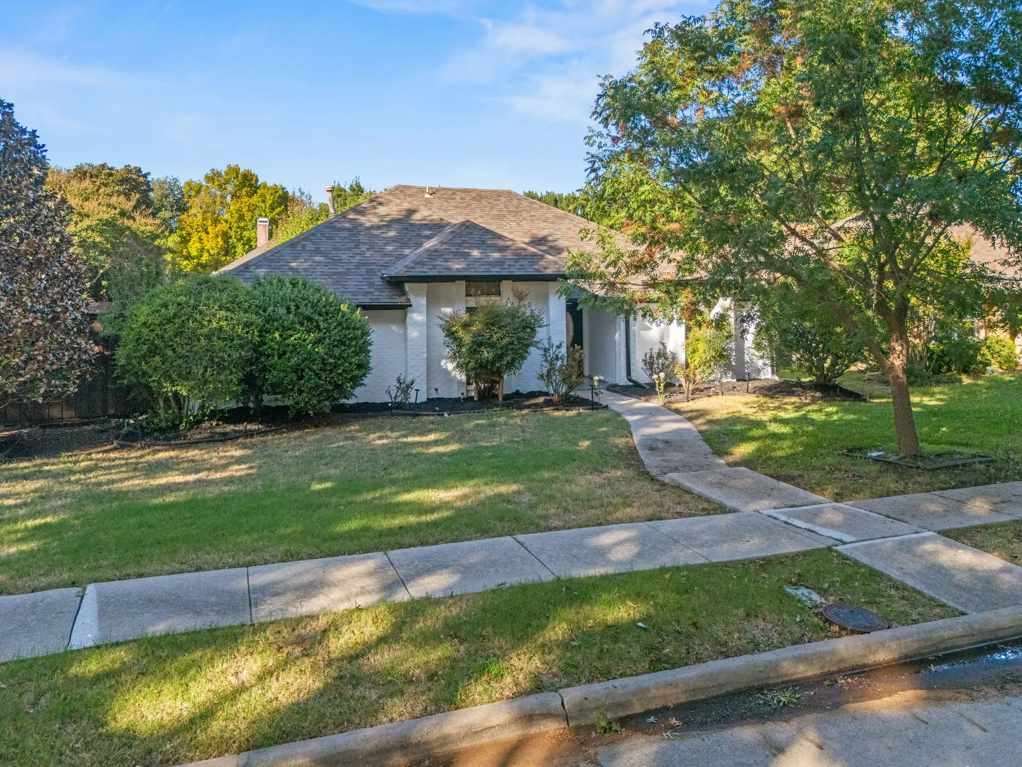 Single Family Residence For Sale in Collin County , 4421 Sterling Lane, Plano, Texas 75093, 4 Bedroom, 2 Bathroom, 2 Garage spaces, 1,903 Sqft, built in 1983, mls#21419311, Real Estate Agent in Plano, Homes For Sale in Collin county, Homes For Sale in Plano, Realtor in Plano Texas, Real Estate Brokerage Independent Realty Texas, Luminita Cordes Realtor