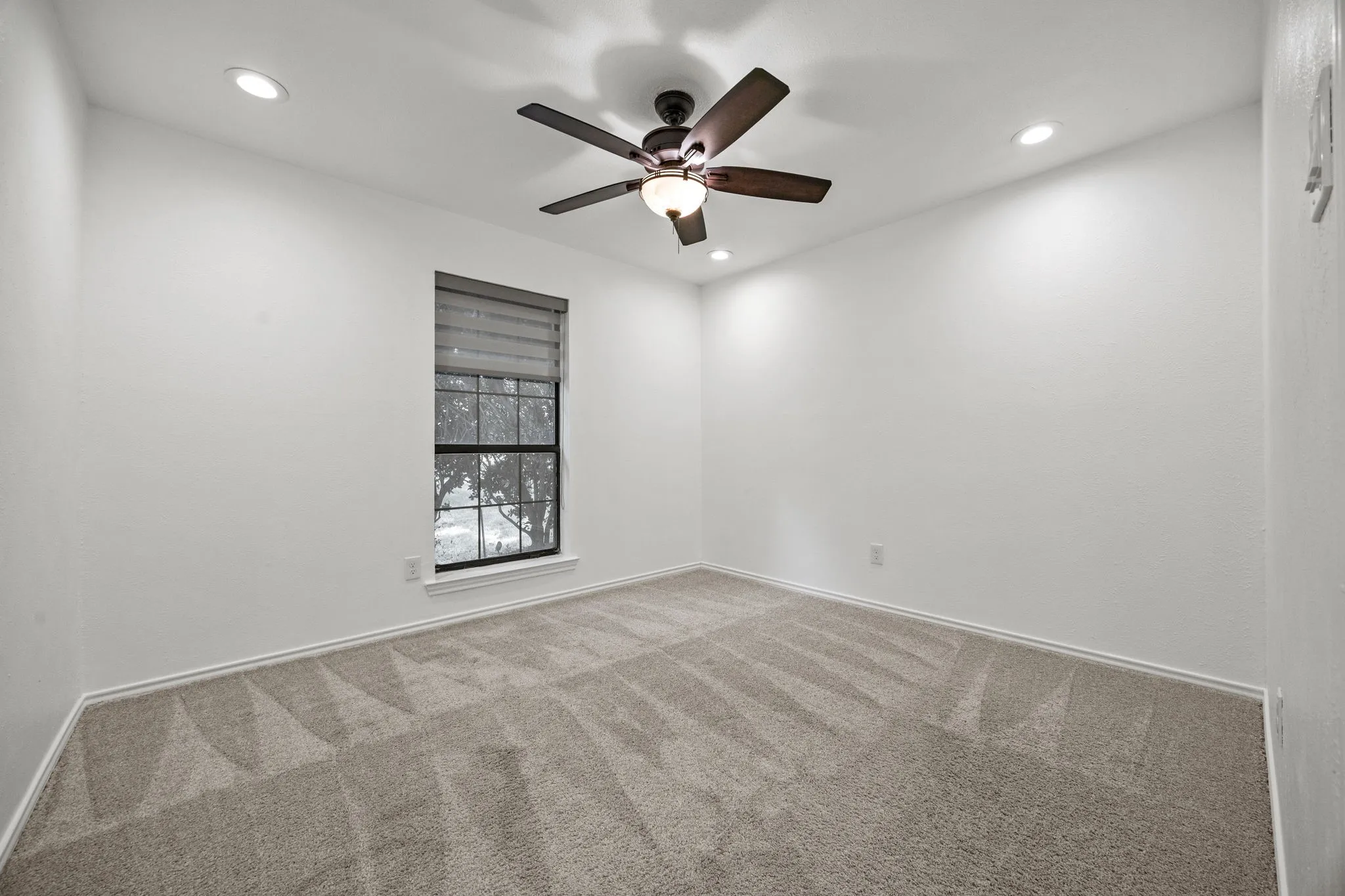 Single Family Residence For Sale in Collin County , 4421 Sterling Lane, Plano, Texas 75093, 4 Bedroom, 2 Bathroom, 2 Garage spaces, 1,903 Sqft, built in 1983, mls#21419311, Real Estate Agent in Plano, Homes For Sale in Collin county, Homes For Sale in Plano, Realtor in Plano Texas, Real Estate Brokerage Independent Realty Texas, Luminita Cordes Realtor