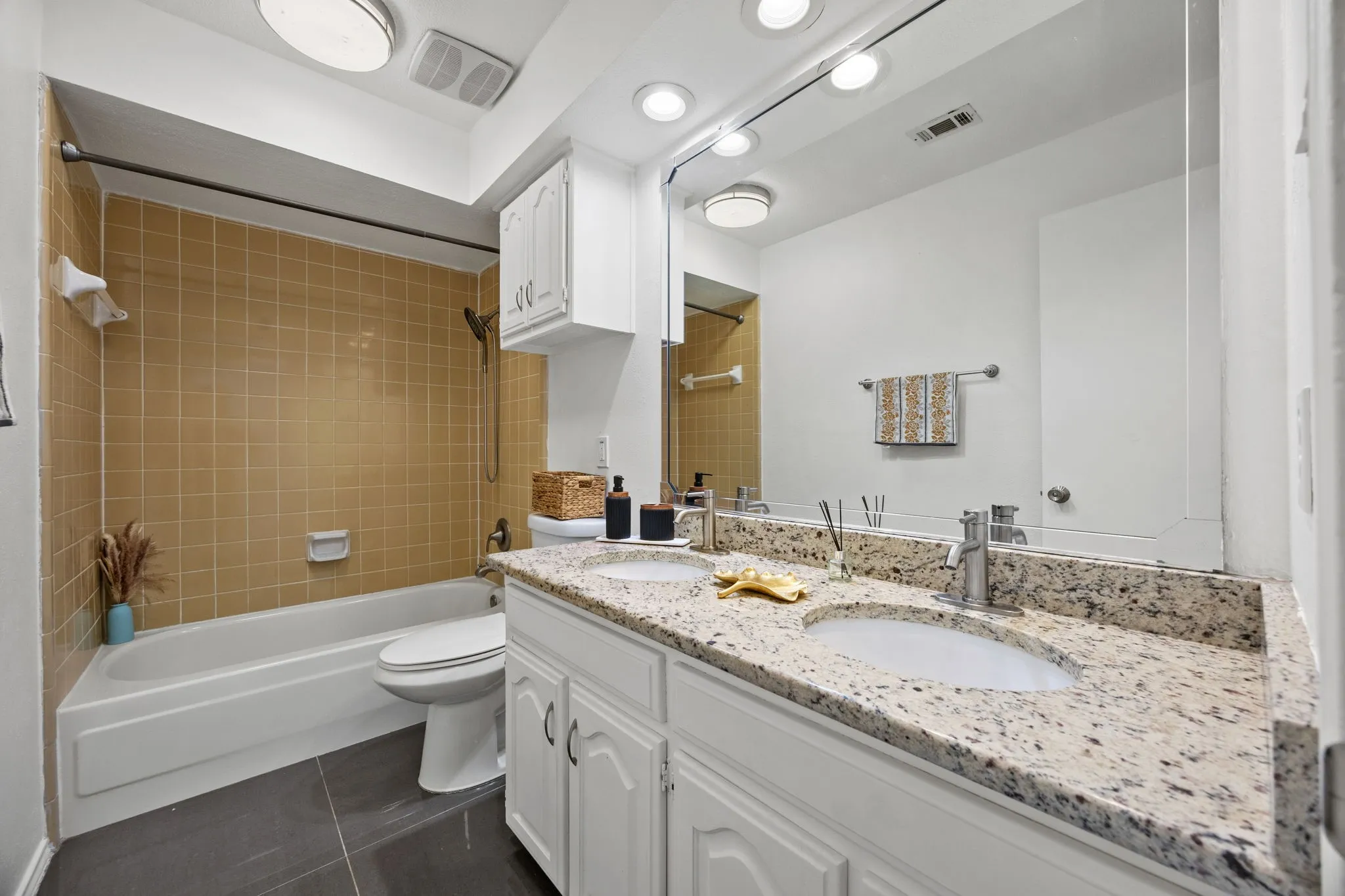 Single Family Residence For Sale in Collin County , 4421 Sterling Lane, Plano, Texas 75093, 4 Bedroom, 2 Bathroom, 2 Garage spaces, 1,903 Sqft, built in 1983, mls#21419311, Real Estate Agent in Plano, Homes For Sale in Collin county, Homes For Sale in Plano, Realtor in Plano Texas, Real Estate Brokerage Independent Realty Texas, Luminita Cordes Realtor