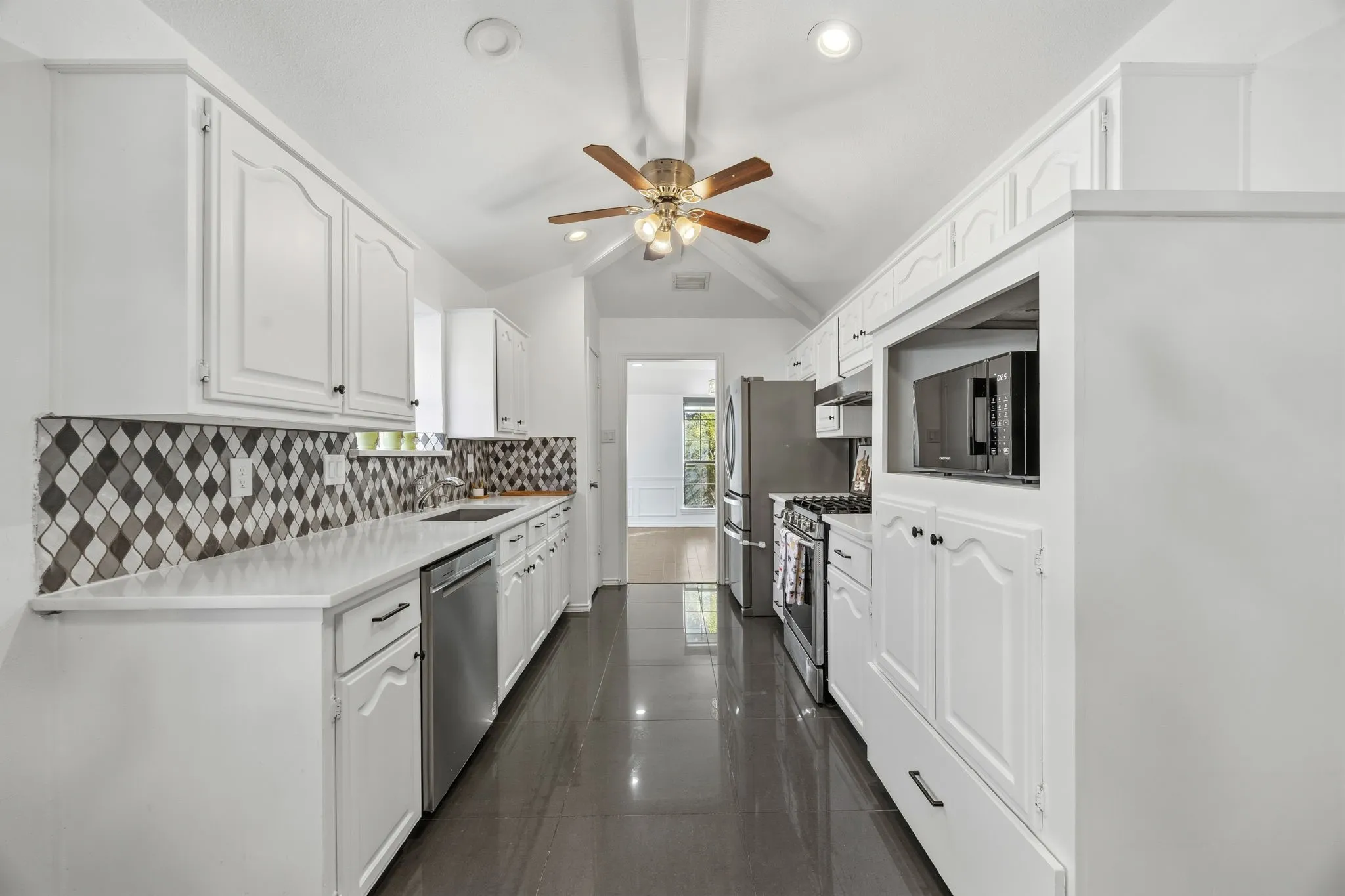 Single Family Residence For Sale in Collin County , 4421 Sterling Lane, Plano, Texas 75093, 4 Bedroom, 2 Bathroom, 2 Garage spaces, 1,903 Sqft, built in 1983, mls#21419311, Real Estate Agent in Plano, Homes For Sale in Collin county, Homes For Sale in Plano, Realtor in Plano Texas, Real Estate Brokerage Independent Realty Texas, Luminita Cordes Realtor
