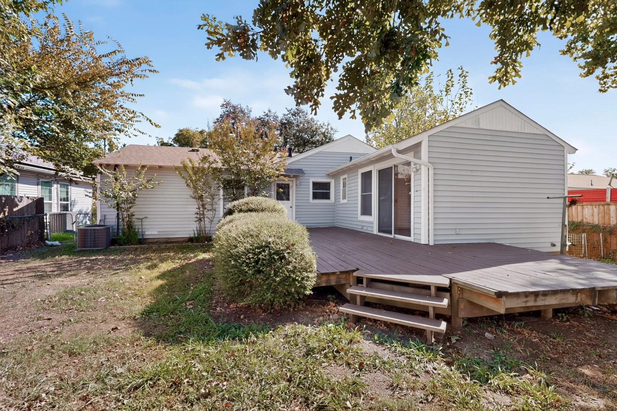 Single Family Residence For Sale in Dallas County , 2053 Westchester Drive, Garland, Texas 75041, 4 Bedroom, 2 Bathroom, Garage spaces, 1,384 Sqft, built in 1950, mls#21418398, Real Estate Agent in Garland, Homes For Sale in Dallas county, Homes For Sale in Garland, Realtor in Garland Texas, Real Estate Brokerage Independent Realty Texas, Luminita Cordes Realtor