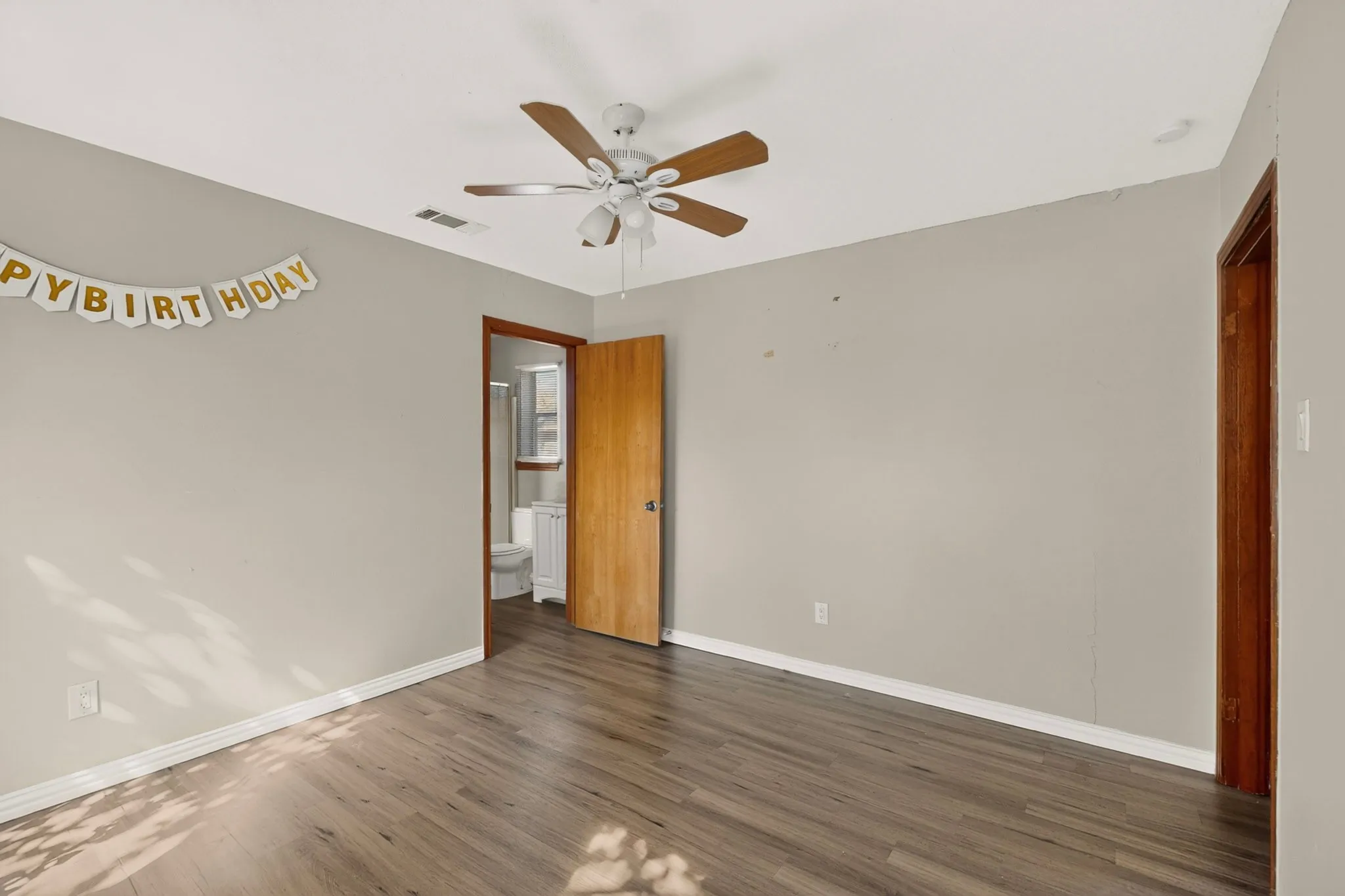 Single Family Residence For Sale in Dallas County , 2053 Westchester Drive, Garland, Texas 75041, 4 Bedroom, 2 Bathroom, Garage spaces, 1,384 Sqft, built in 1950, mls#21418398, Real Estate Agent in Garland, Homes For Sale in Dallas county, Homes For Sale in Garland, Realtor in Garland Texas, Real Estate Brokerage Independent Realty Texas, Luminita Cordes Realtor