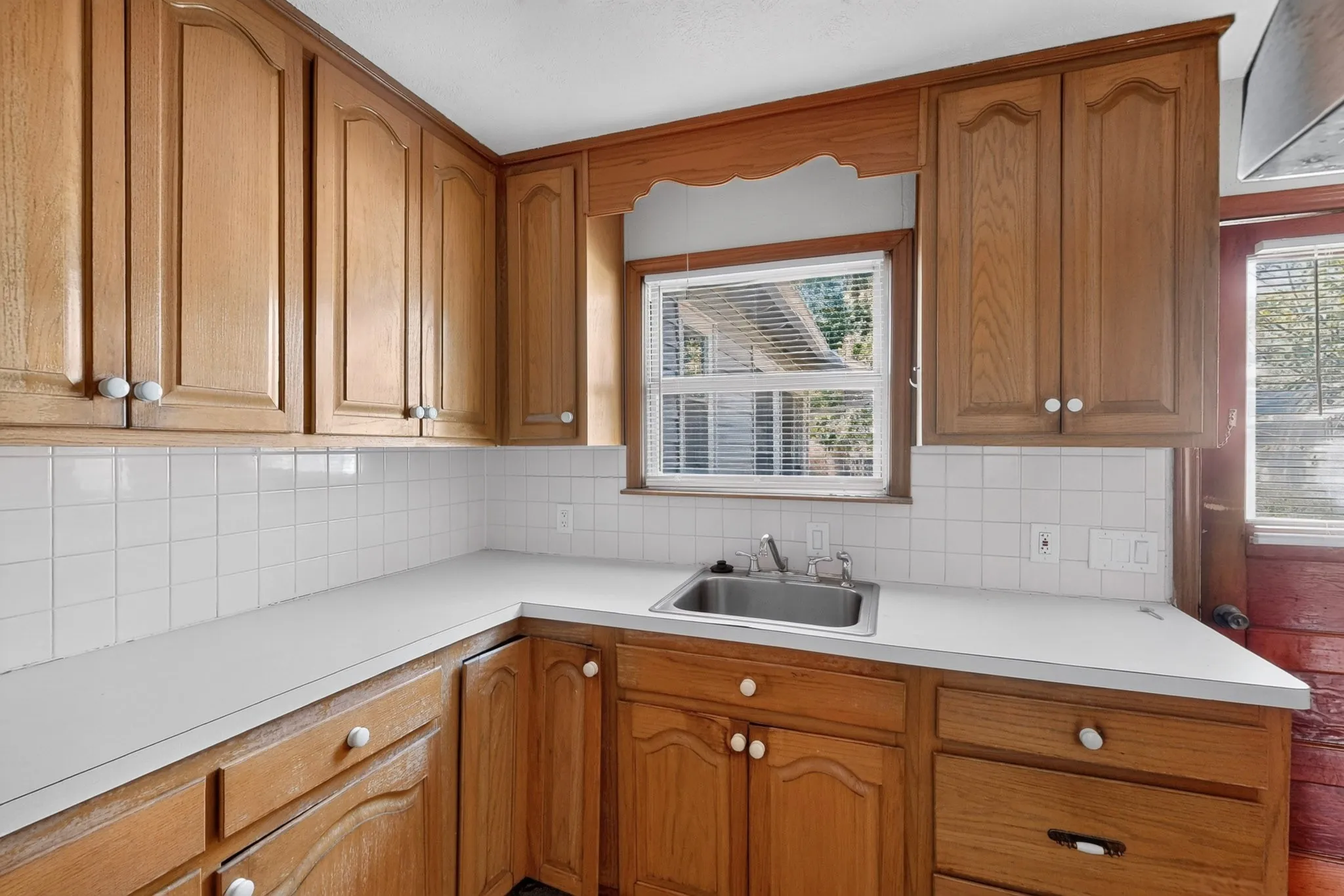 Single Family Residence For Sale in Dallas County , 2053 Westchester Drive, Garland, Texas 75041, 4 Bedroom, 2 Bathroom, Garage spaces, 1,384 Sqft, built in 1950, mls#21418398, Real Estate Agent in Garland, Homes For Sale in Dallas county, Homes For Sale in Garland, Realtor in Garland Texas, Real Estate Brokerage Independent Realty Texas, Luminita Cordes Realtor