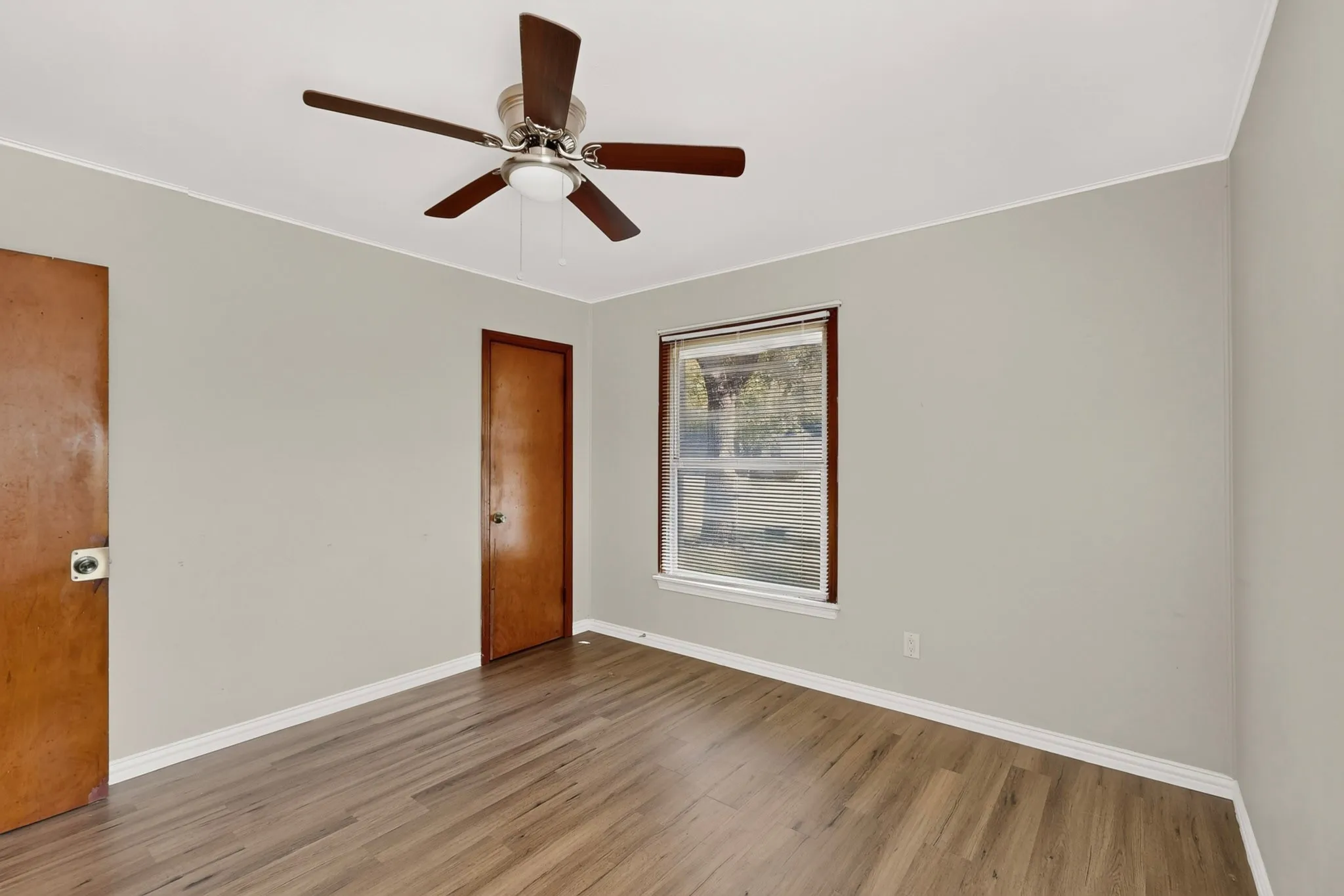Single Family Residence For Sale in Dallas County , 2053 Westchester Drive, Garland, Texas 75041, 4 Bedroom, 2 Bathroom, Garage spaces, 1,384 Sqft, built in 1950, mls#21418398, Real Estate Agent in Garland, Homes For Sale in Dallas county, Homes For Sale in Garland, Realtor in Garland Texas, Real Estate Brokerage Independent Realty Texas, Luminita Cordes Realtor