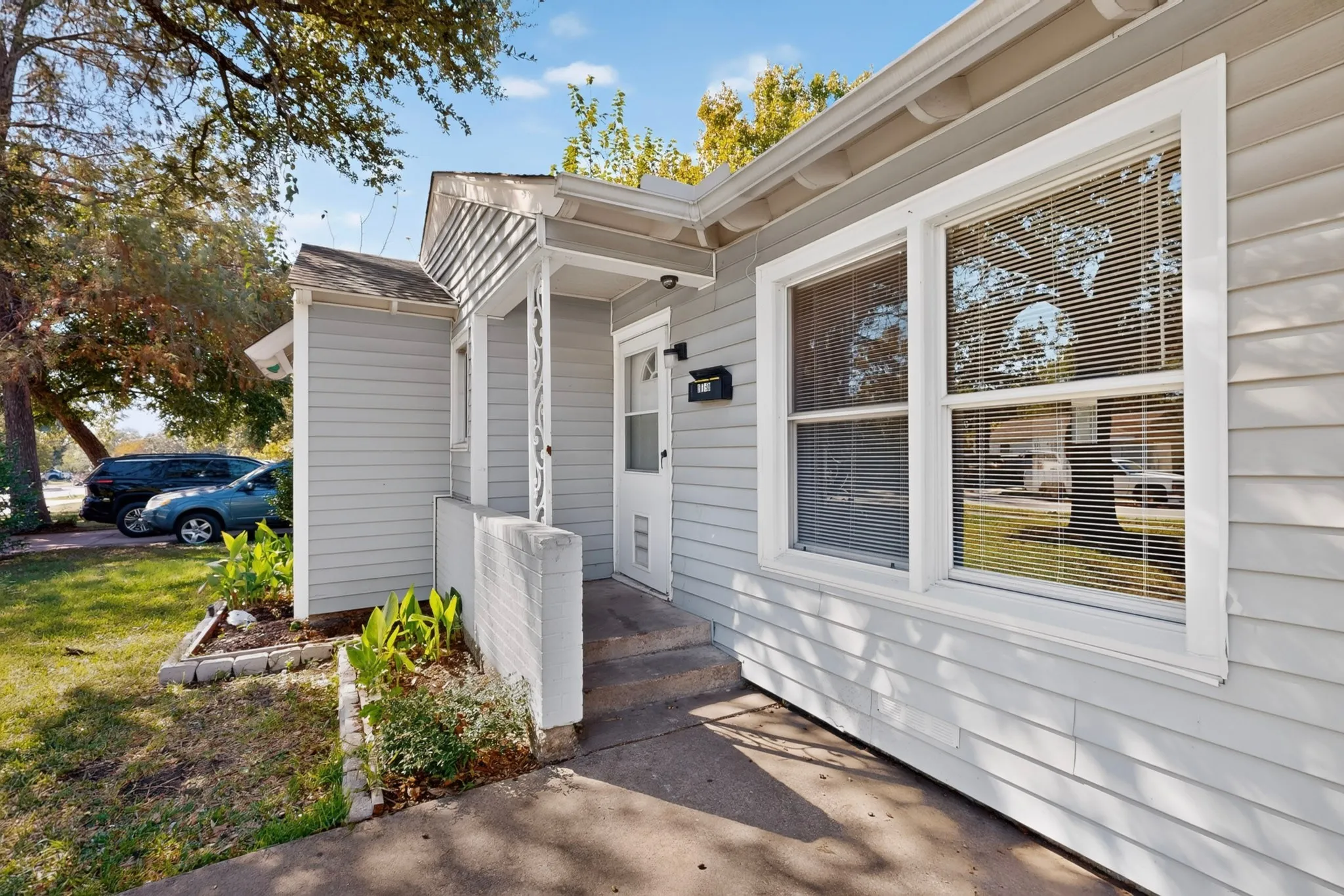 Single Family Residence For Sale in Dallas County , 2053 Westchester Drive, Garland, Texas 75041, 4 Bedroom, 2 Bathroom, Garage spaces, 1,384 Sqft, built in 1950, mls#21418398, Real Estate Agent in Garland, Homes For Sale in Dallas county, Homes For Sale in Garland, Realtor in Garland Texas, Real Estate Brokerage Independent Realty Texas, Luminita Cordes Realtor