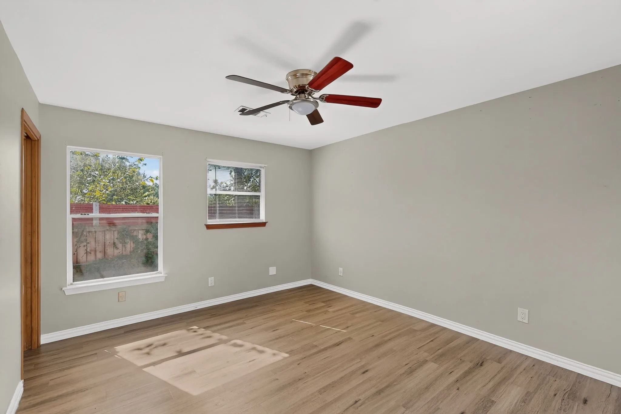 Single Family Residence For Sale in Dallas County , 2053 Westchester Drive, Garland, Texas 75041, 4 Bedroom, 2 Bathroom, Garage spaces, 1,384 Sqft, built in 1950, mls#21418398, Real Estate Agent in Garland, Homes For Sale in Dallas county, Homes For Sale in Garland, Realtor in Garland Texas, Real Estate Brokerage Independent Realty Texas, Luminita Cordes Realtor