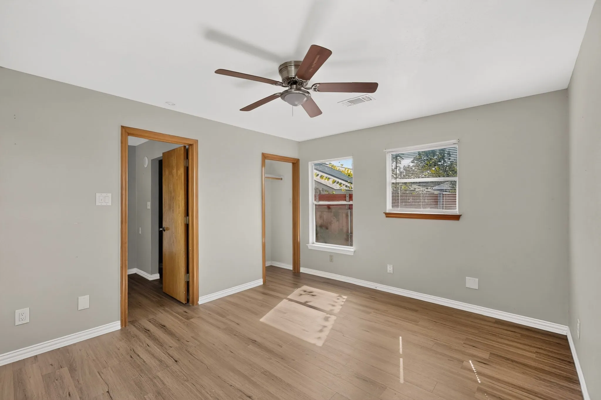 Single Family Residence For Sale in Dallas County , 2053 Westchester Drive, Garland, Texas 75041, 4 Bedroom, 2 Bathroom, Garage spaces, 1,384 Sqft, built in 1950, mls#21418398, Real Estate Agent in Garland, Homes For Sale in Dallas county, Homes For Sale in Garland, Realtor in Garland Texas, Real Estate Brokerage Independent Realty Texas, Luminita Cordes Realtor
