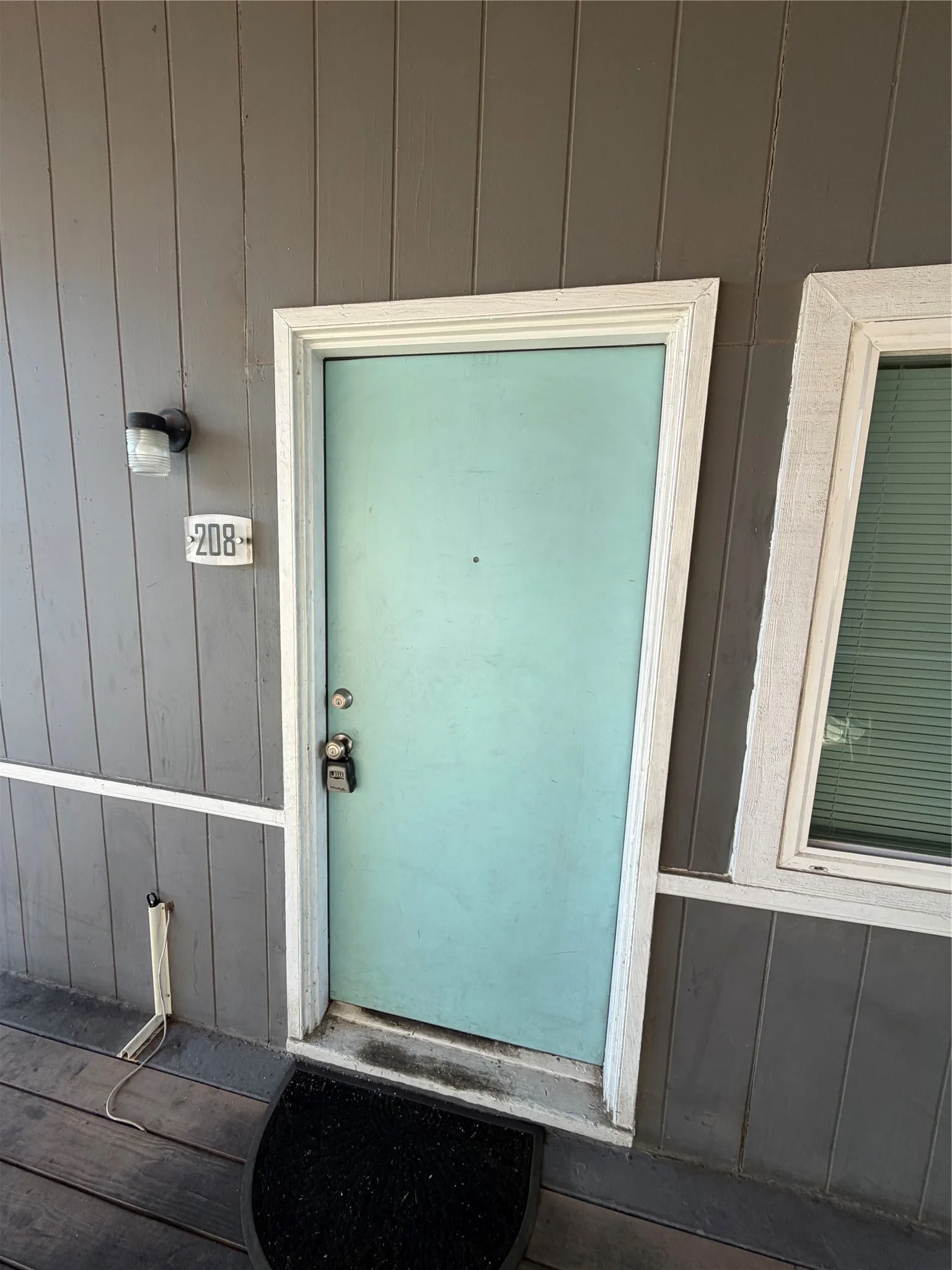 Apartment For Rent in Dallas County , 1107 S Ewing Avenue 208, Dallas, Texas 75216, 2 Bedroom, 1 Bathroom, Garage spaces, 755 Sqft, built in 1961, mls#21419331, Real Estate Agent in Dallas, Homes For Rent in Dallas county, Homes For Rent in Dallas, Realtor in Dallas Texas, Real Estate Brokerage Independent Realty Texas, Luminita Cordes Realtor