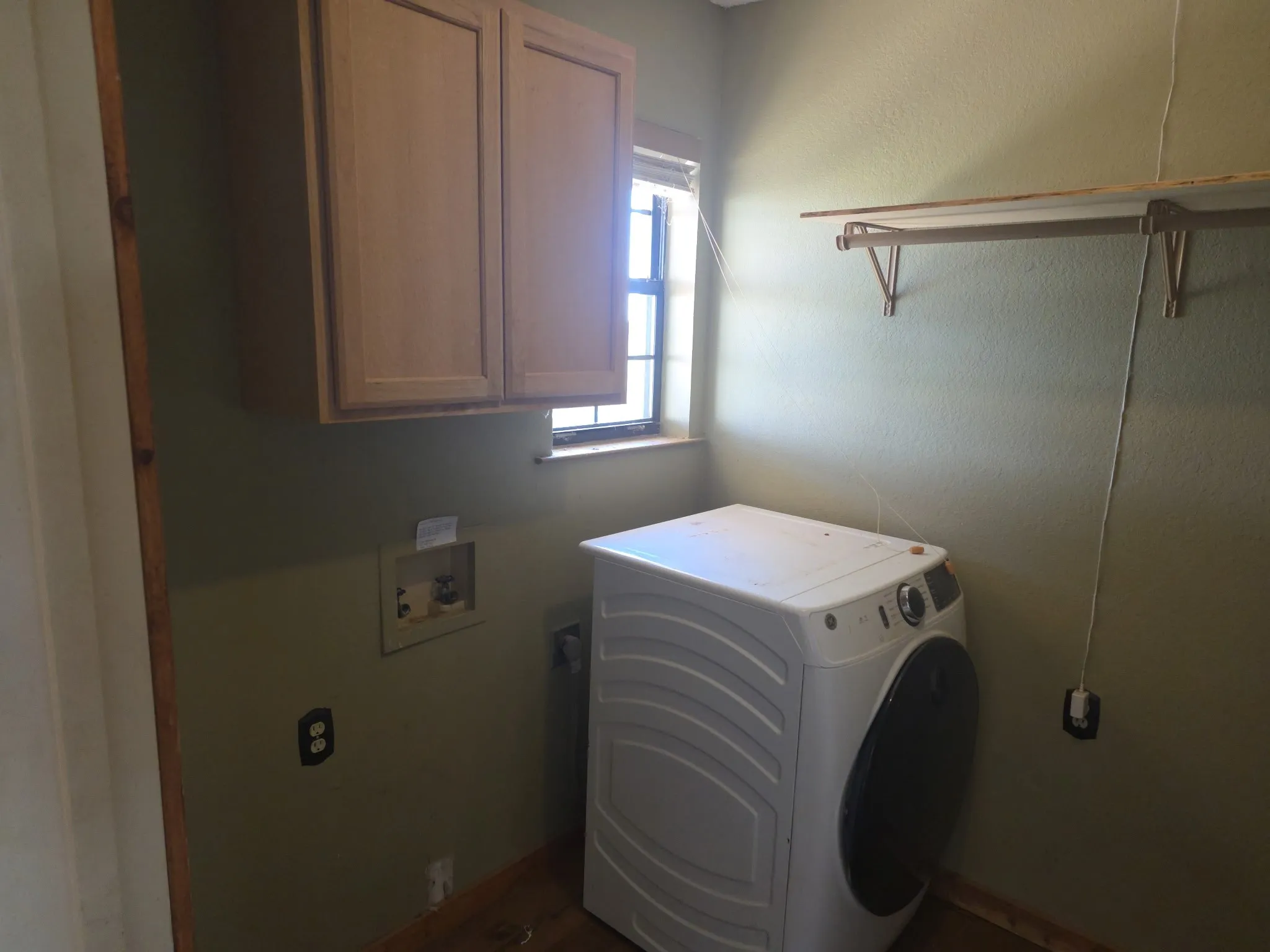 Single Family Residence For Sale in Parker County , 1117 Bradley Drive, Azle, Texas 76020, 3 Bedroom, 2 Bathroom, 2 Garage spaces, 1,512 Sqft, built in 1988, mls#21418821, Real Estate Agent in Azle, Homes For Sale in Parker county, Homes For Sale in Azle, Realtor in Azle Texas, Real Estate Brokerage Independent Realty Texas, Luminita Cordes Realtor