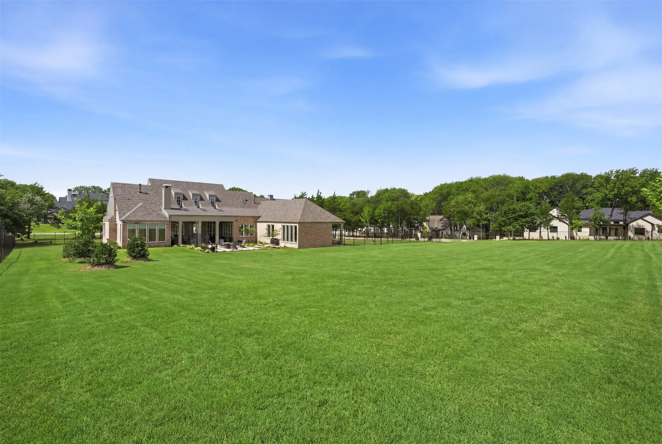 Single Family Residence For Sale in Grayson County , 425 Abagail Lane, Van Alstyne, Texas 75495, 4 Bedroom, 4 Bathroom, 3 Garage spaces, 3,489 Sqft, built in 2023, mls#21418507, Real Estate Agent in Van Alstyne, Homes For Sale in Grayson county, Homes For Sale in Van Alstyne, Realtor in Van Alstyne Texas, Real Estate Brokerage Independent Realty Texas, Luminita Cordes Realtor