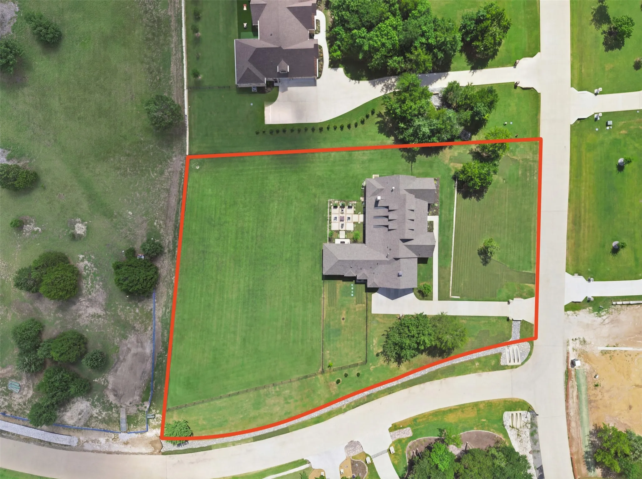 Single Family Residence For Sale in Grayson County , 425 Abagail Lane, Van Alstyne, Texas 75495, 4 Bedroom, 4 Bathroom, 3 Garage spaces, 3,489 Sqft, built in 2023, mls#21418507, Real Estate Agent in Van Alstyne, Homes For Sale in Grayson county, Homes For Sale in Van Alstyne, Realtor in Van Alstyne Texas, Real Estate Brokerage Independent Realty Texas, Luminita Cordes Realtor