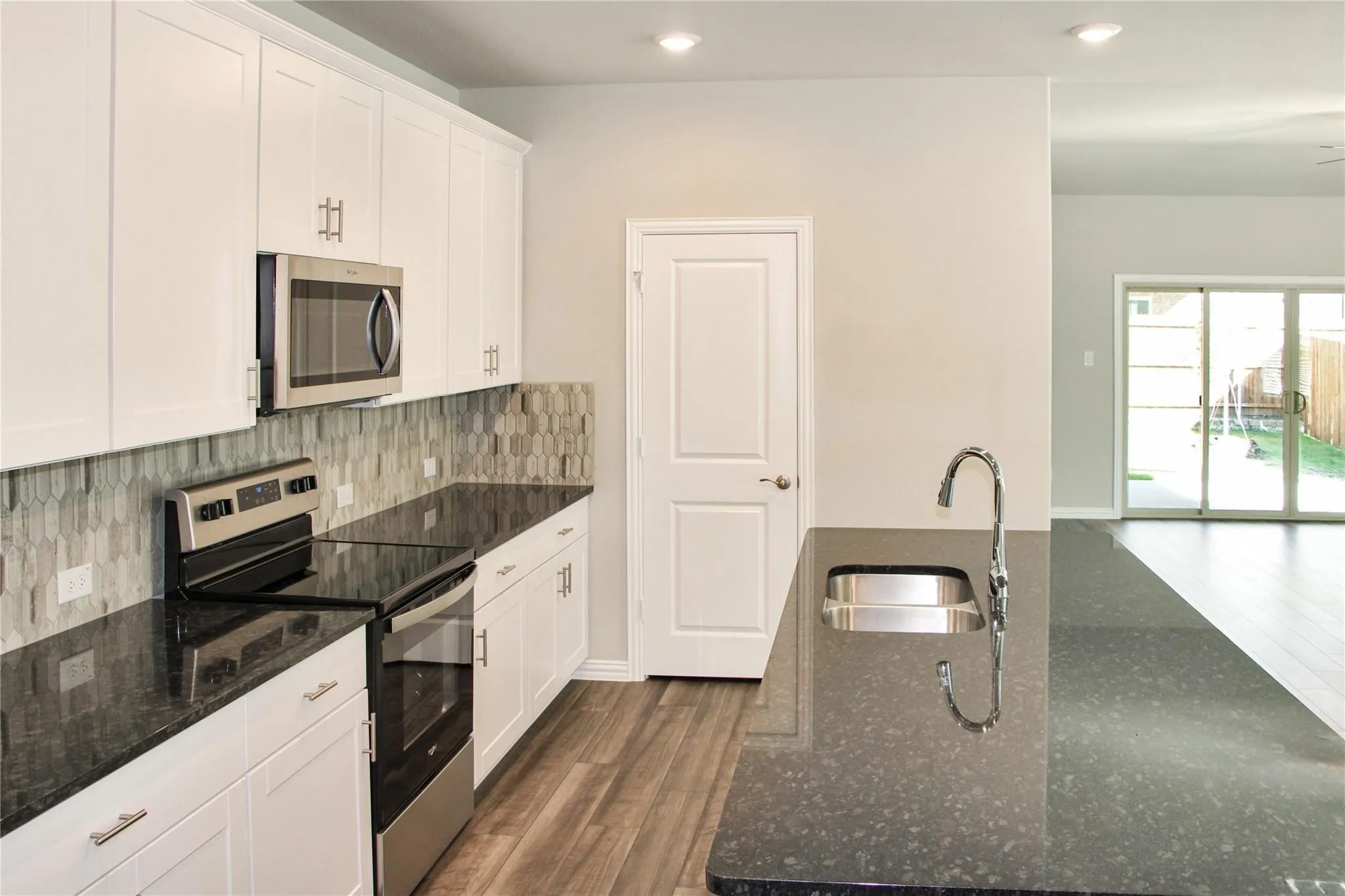 Single Family Residence For Rent in Collin County , 1602 Lannon Lane, Melissa, Texas 75454, 4 Bedroom, 4 Bathroom, 2 Garage spaces, 3,111 Sqft, built in 2023, mls#21419346, Real Estate Agent in Melissa, Homes For Rent in Collin county, Homes For Rent in Melissa, Realtor in Melissa Texas, Real Estate Brokerage Independent Realty Texas, Luminita Cordes Realtor