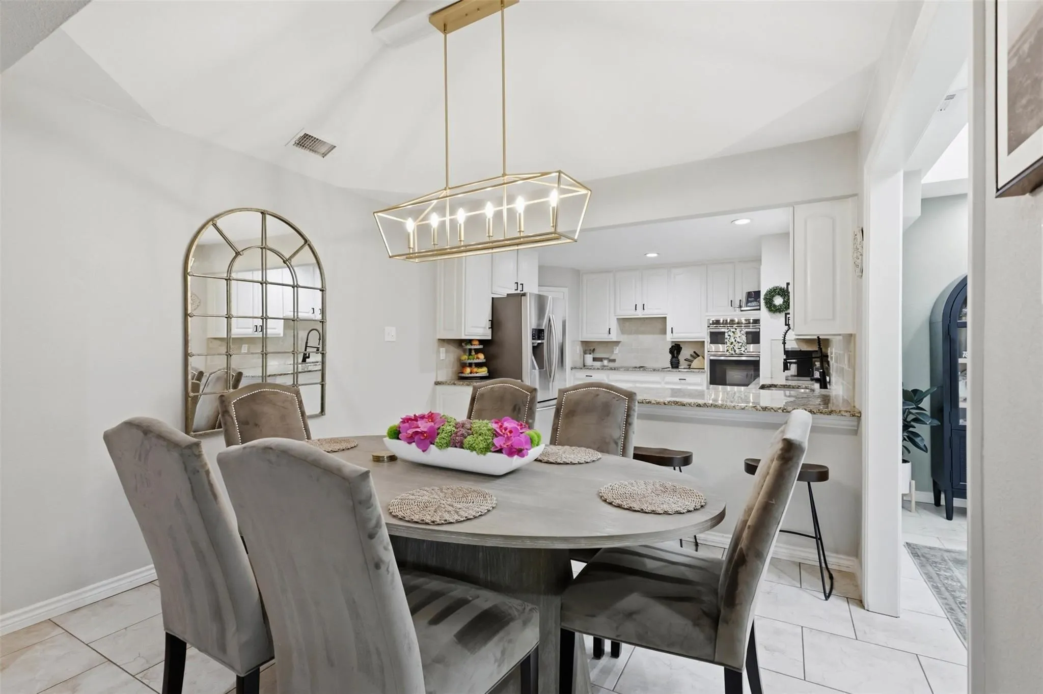 Single Family Residence For Sale in Tarrant County , 6405 Amicable Drive, Arlington, Texas 76016, 4 Bedroom, 3 Bathroom, 2 Garage spaces, 2,523 Sqft, built in 1985, mls#21418572, Real Estate Agent in Arlington, Homes For Sale in Tarrant county, Homes For Sale in Arlington, Realtor in Arlington Texas, Real Estate Brokerage Independent Realty Texas, Luminita Cordes Realtor