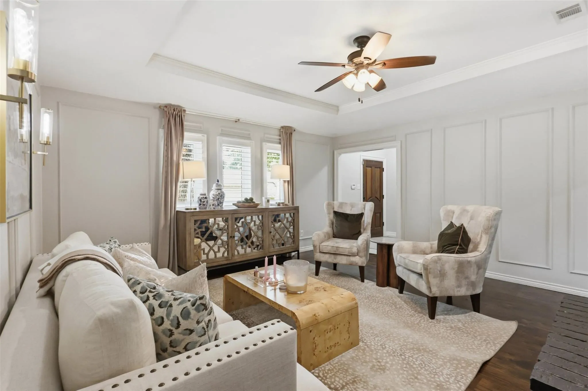 Single Family Residence For Sale in Tarrant County , 6405 Amicable Drive, Arlington, Texas 76016, 4 Bedroom, 3 Bathroom, 2 Garage spaces, 2,523 Sqft, built in 1985, mls#21418572, Real Estate Agent in Arlington, Homes For Sale in Tarrant county, Homes For Sale in Arlington, Realtor in Arlington Texas, Real Estate Brokerage Independent Realty Texas, Luminita Cordes Realtor