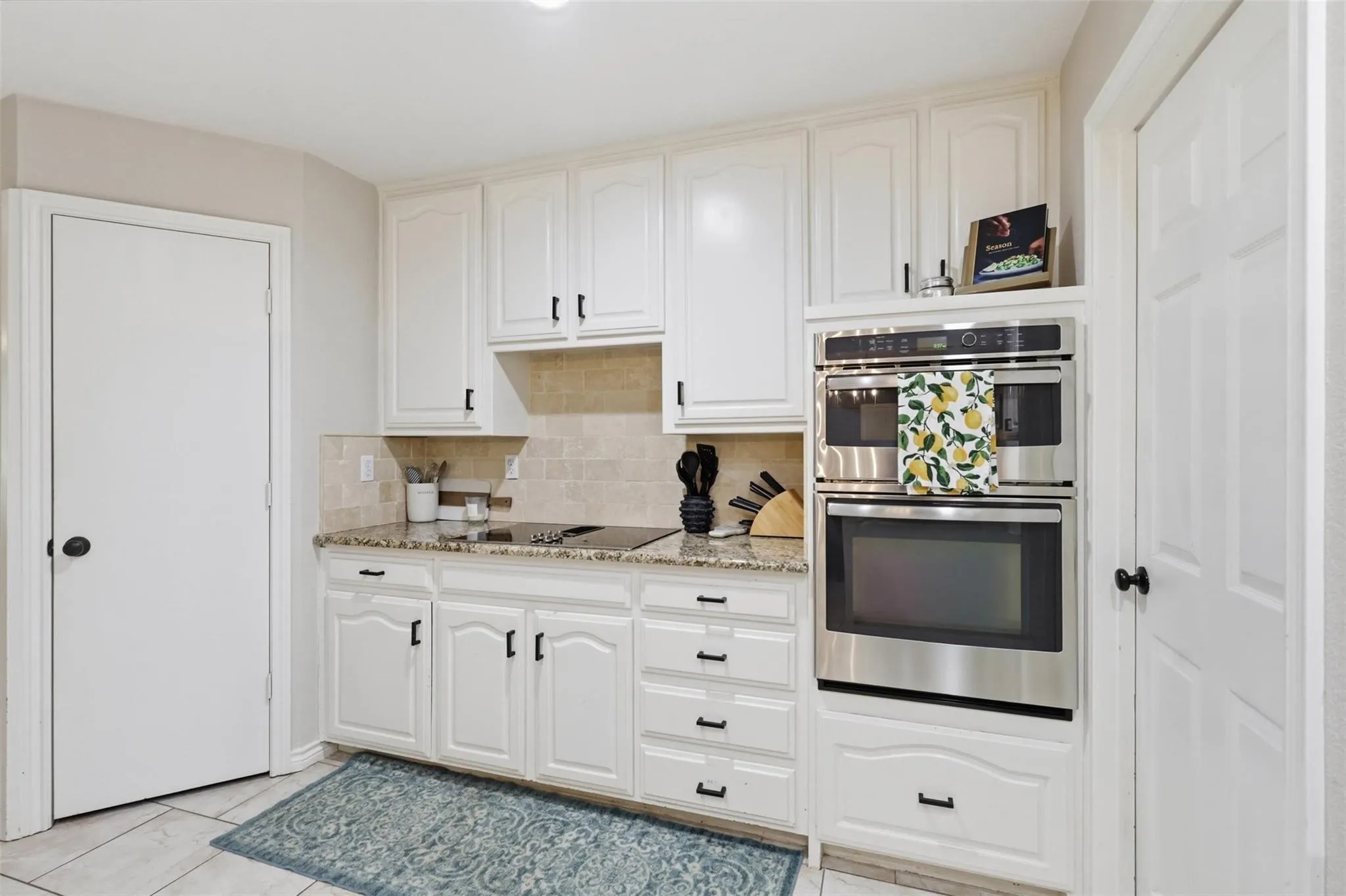 Single Family Residence For Sale in Tarrant County , 6405 Amicable Drive, Arlington, Texas 76016, 4 Bedroom, 3 Bathroom, 2 Garage spaces, 2,523 Sqft, built in 1985, mls#21418572, Real Estate Agent in Arlington, Homes For Sale in Tarrant county, Homes For Sale in Arlington, Realtor in Arlington Texas, Real Estate Brokerage Independent Realty Texas, Luminita Cordes Realtor