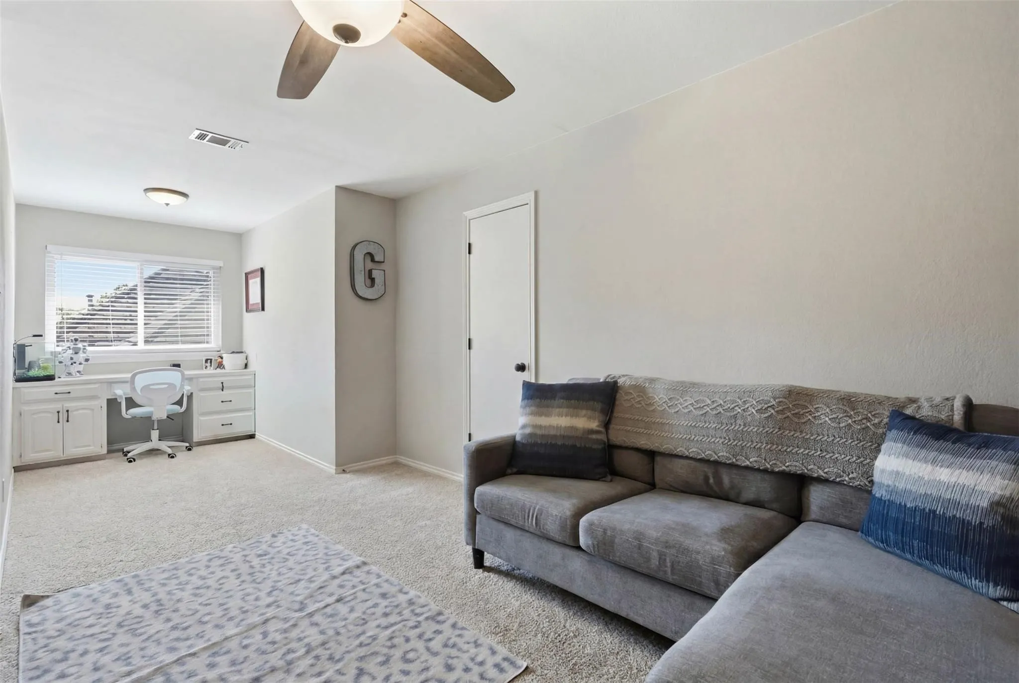 Single Family Residence For Sale in Tarrant County , 6405 Amicable Drive, Arlington, Texas 76016, 4 Bedroom, 3 Bathroom, 2 Garage spaces, 2,523 Sqft, built in 1985, mls#21418572, Real Estate Agent in Arlington, Homes For Sale in Tarrant county, Homes For Sale in Arlington, Realtor in Arlington Texas, Real Estate Brokerage Independent Realty Texas, Luminita Cordes Realtor