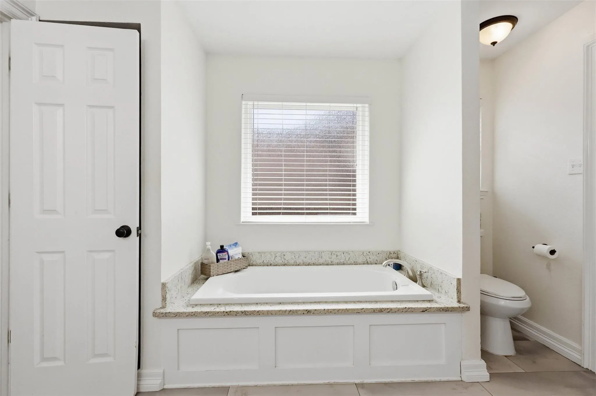 Single Family Residence For Sale in Tarrant County , 6405 Amicable Drive, Arlington, Texas 76016, 4 Bedroom, 3 Bathroom, 2 Garage spaces, 2,523 Sqft, built in 1985, mls#21418572, Real Estate Agent in Arlington, Homes For Sale in Tarrant county, Homes For Sale in Arlington, Realtor in Arlington Texas, Real Estate Brokerage Independent Realty Texas, Luminita Cordes Realtor