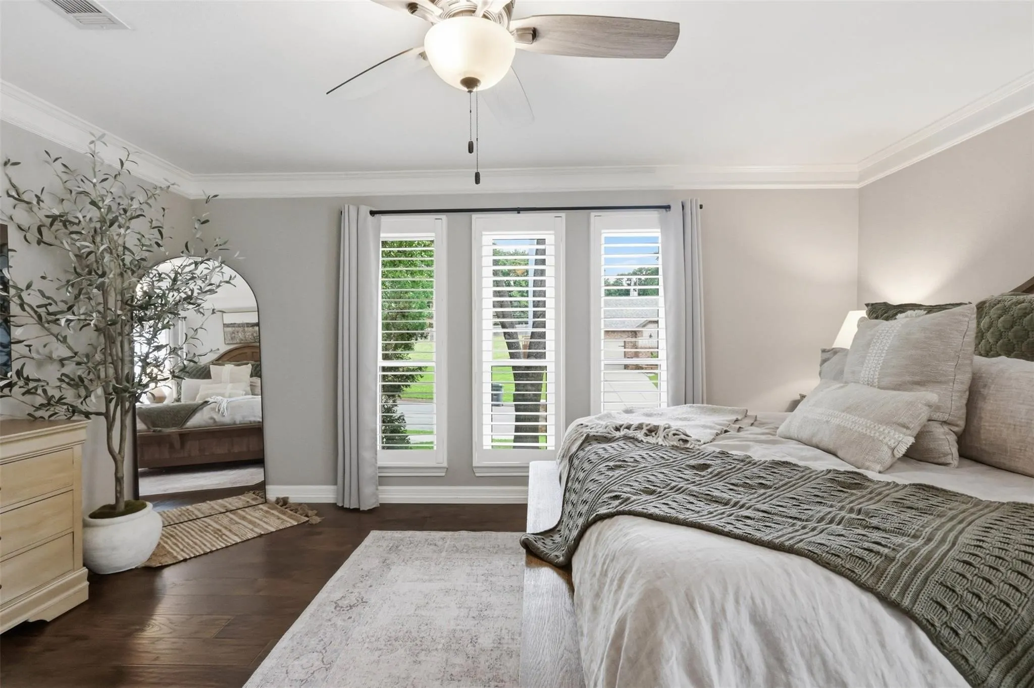 Single Family Residence For Sale in Tarrant County , 6405 Amicable Drive, Arlington, Texas 76016, 4 Bedroom, 3 Bathroom, 2 Garage spaces, 2,523 Sqft, built in 1985, mls#21418572, Real Estate Agent in Arlington, Homes For Sale in Tarrant county, Homes For Sale in Arlington, Realtor in Arlington Texas, Real Estate Brokerage Independent Realty Texas, Luminita Cordes Realtor