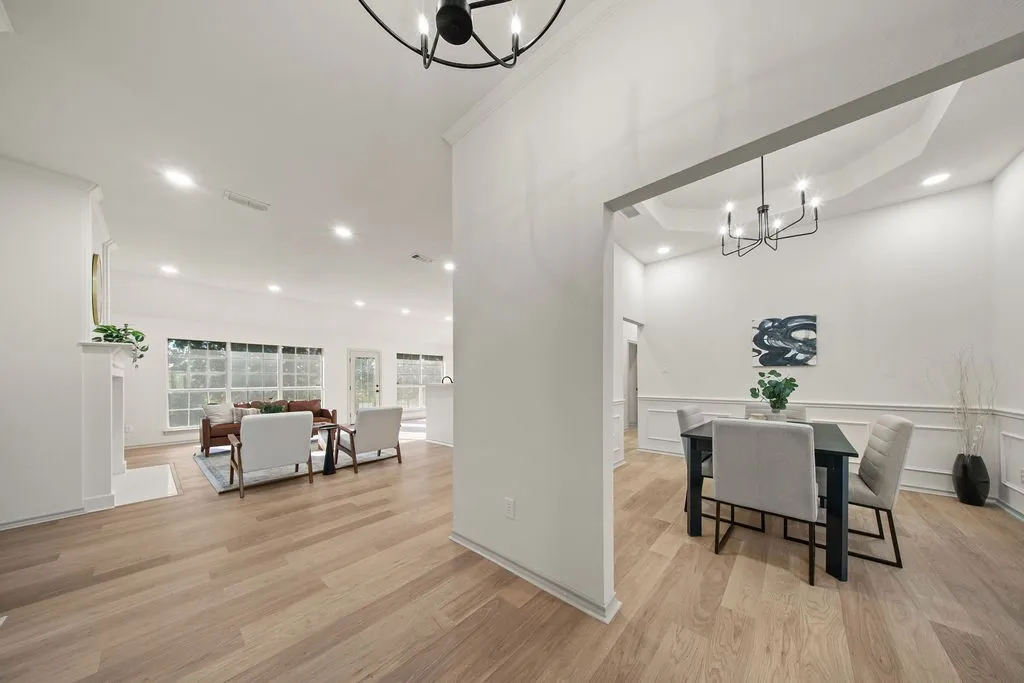 Single Family Residence For Sale in Tarrant County , 10138 Trail Ridge Drive, Benbrook, Texas 76126, 3 Bedroom, 2 Bathroom, 2 Garage spaces, 1,857 Sqft, built in 1996, mls#21419213, Real Estate Agent in Benbrook, Homes For Sale in Tarrant county, Homes For Sale in Benbrook, Realtor in Benbrook Texas, Real Estate Brokerage Independent Realty Texas, Luminita Cordes Realtor